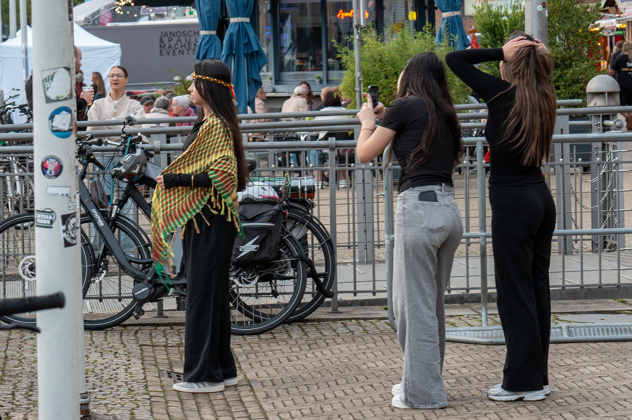 Urban Sketchers, Maritime Week and more Street in Bremen. URBANSTREETFILES.ART