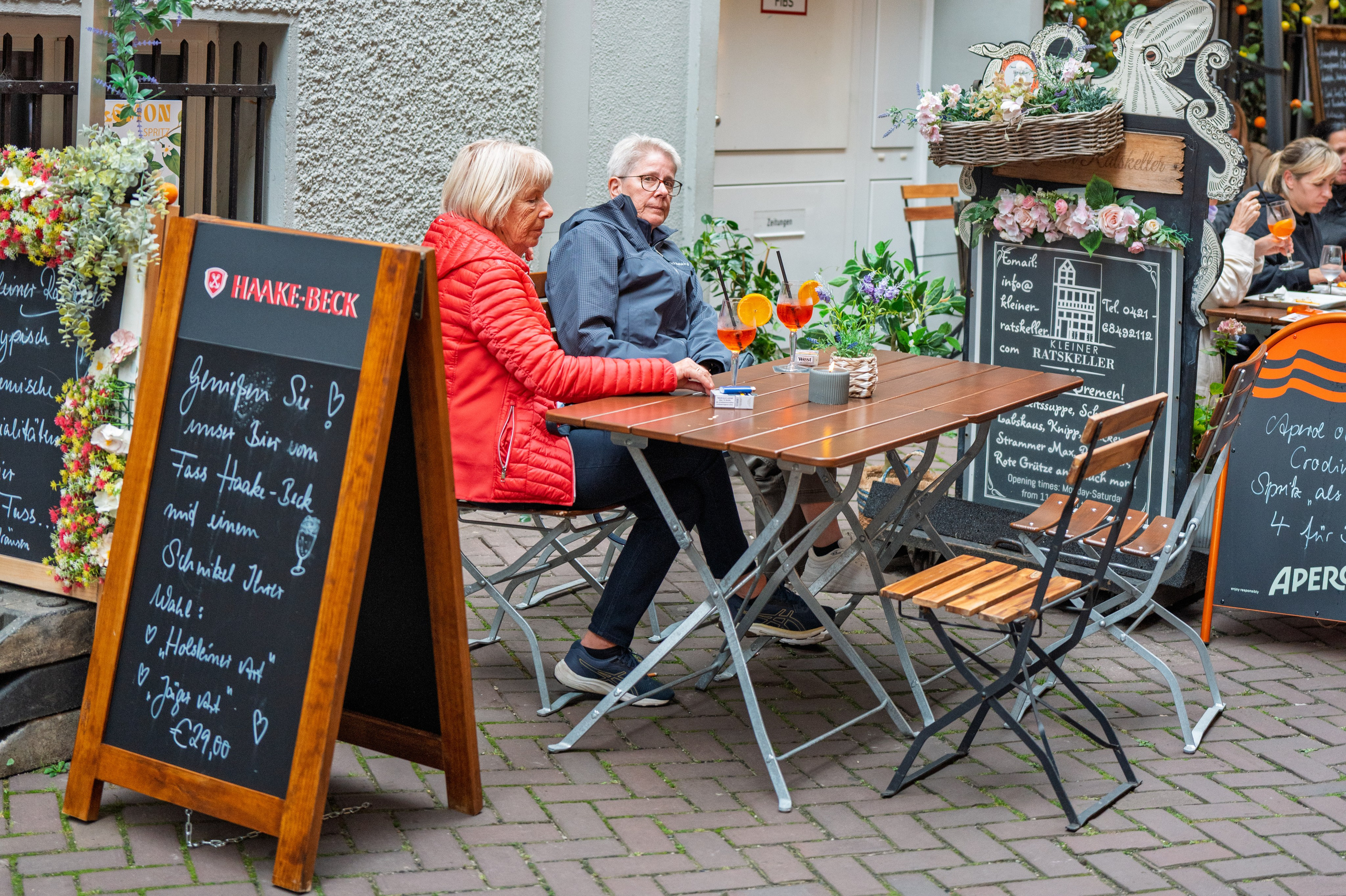 Urban Sketchers, Maritime Week and more Street in Bremen. URBANSTREETFILES.ART