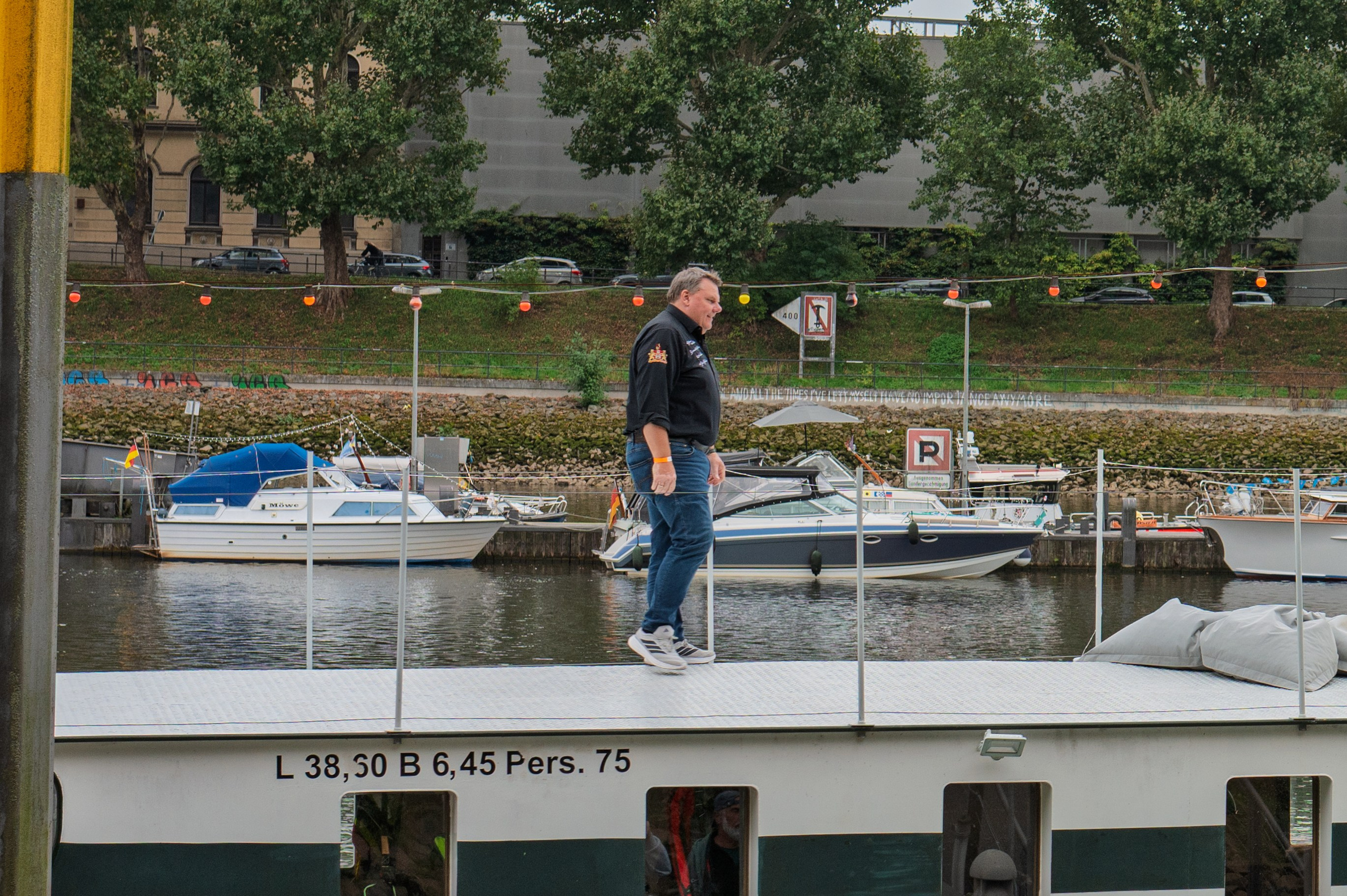 Urban Sketchers, Maritime Week and more Street in Bremen. URBANSTREETFILES.ART