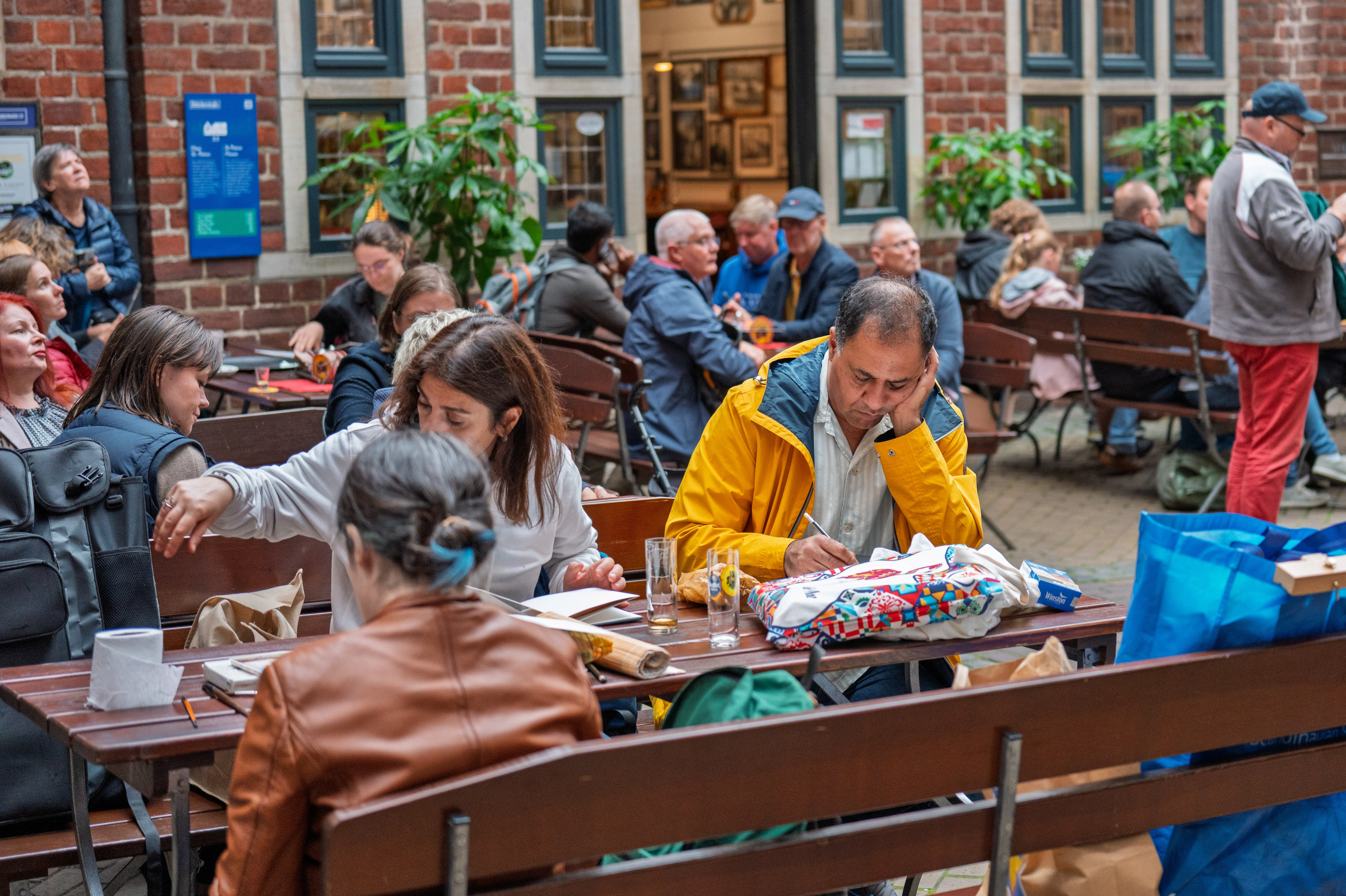 Urban Sketchers, Maritime Week and more Street in Bremen. URBANSTREETFILES.ART
