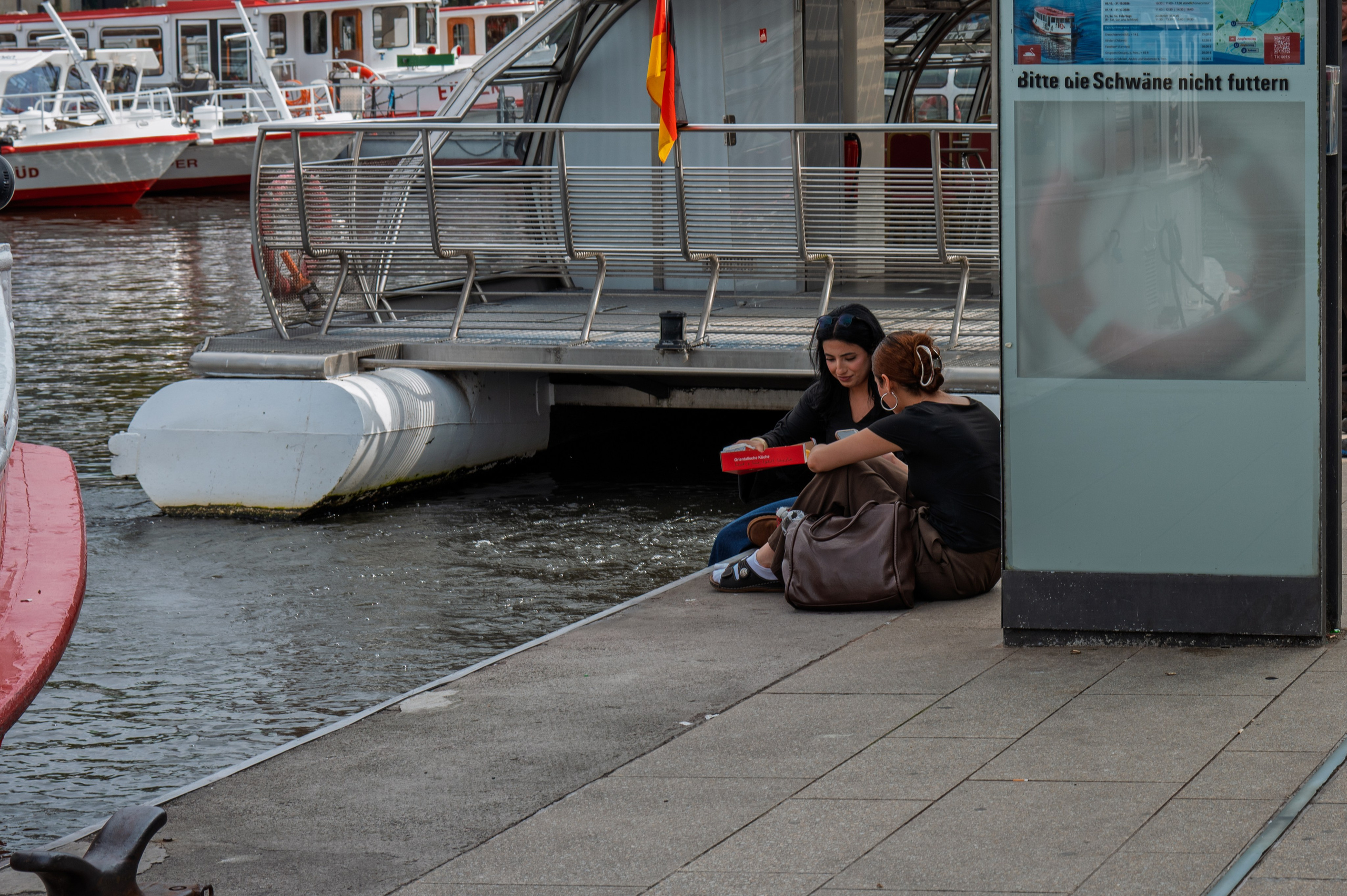 Streets of Hamburg. URBANSTREETFILES.ART