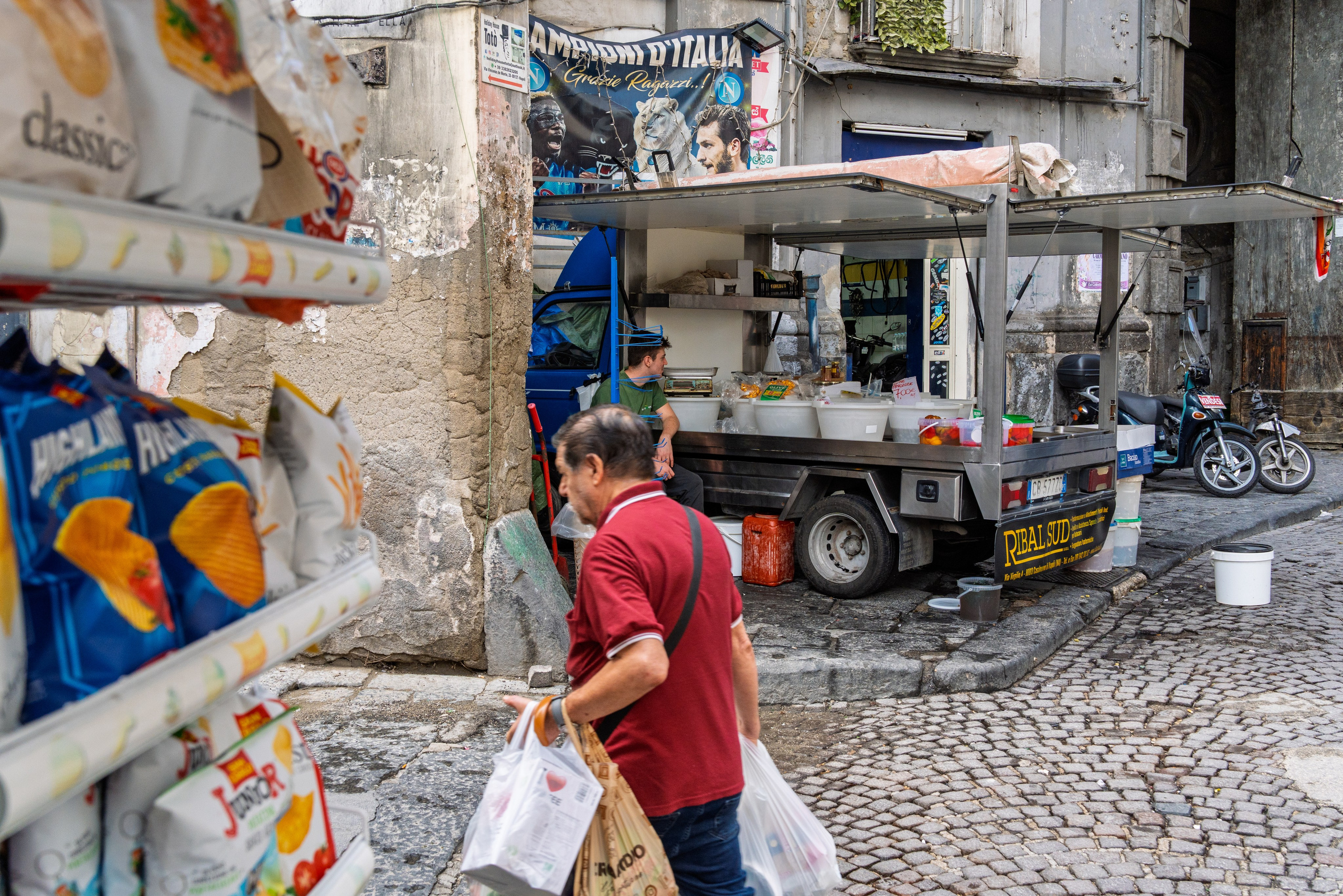 Streets of Naples. URBANSTREETFILES.ART