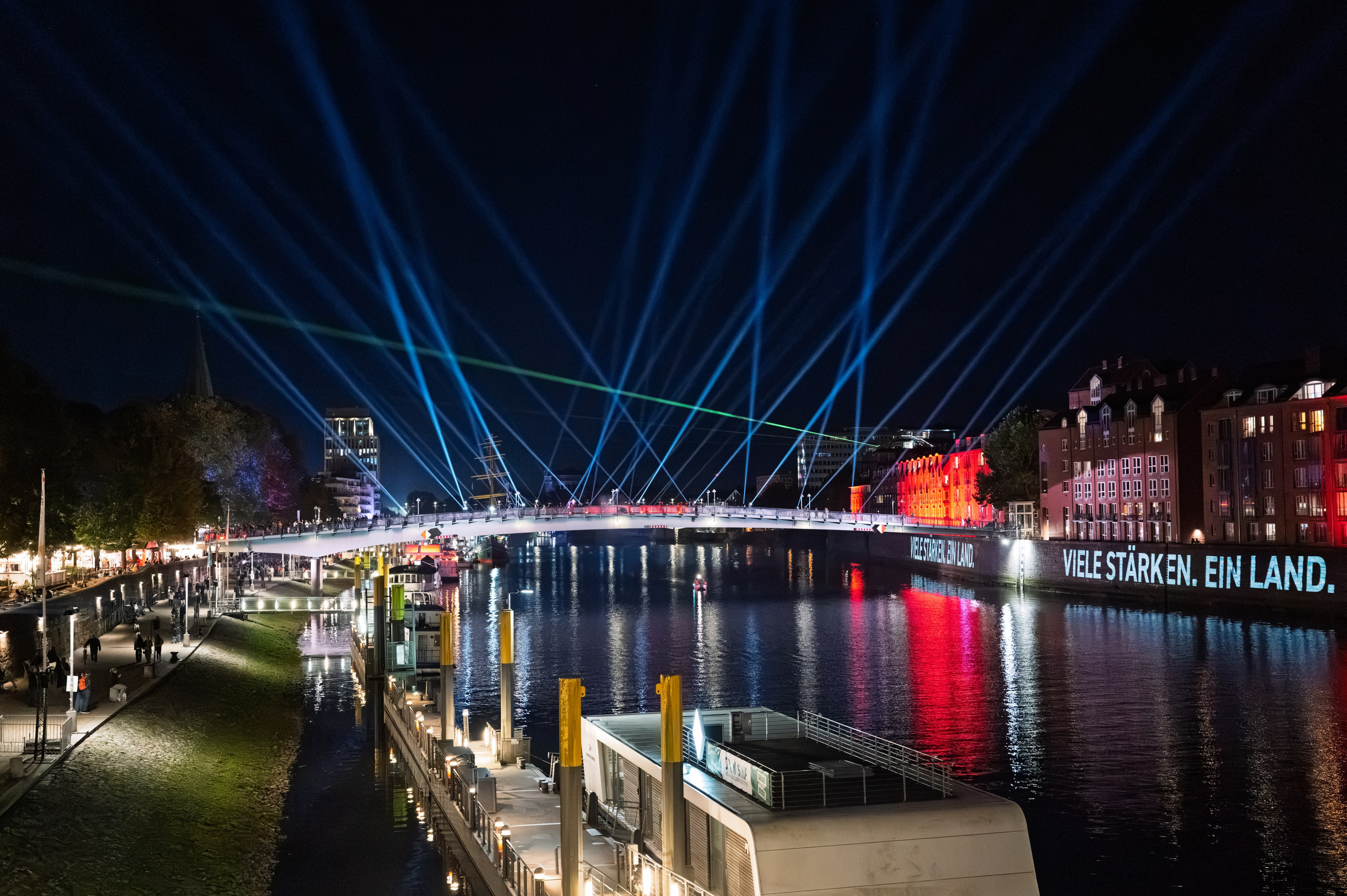 Citizens' Festival for the Day of German Unity in Bremen. URBANSTREETFILES.ART
