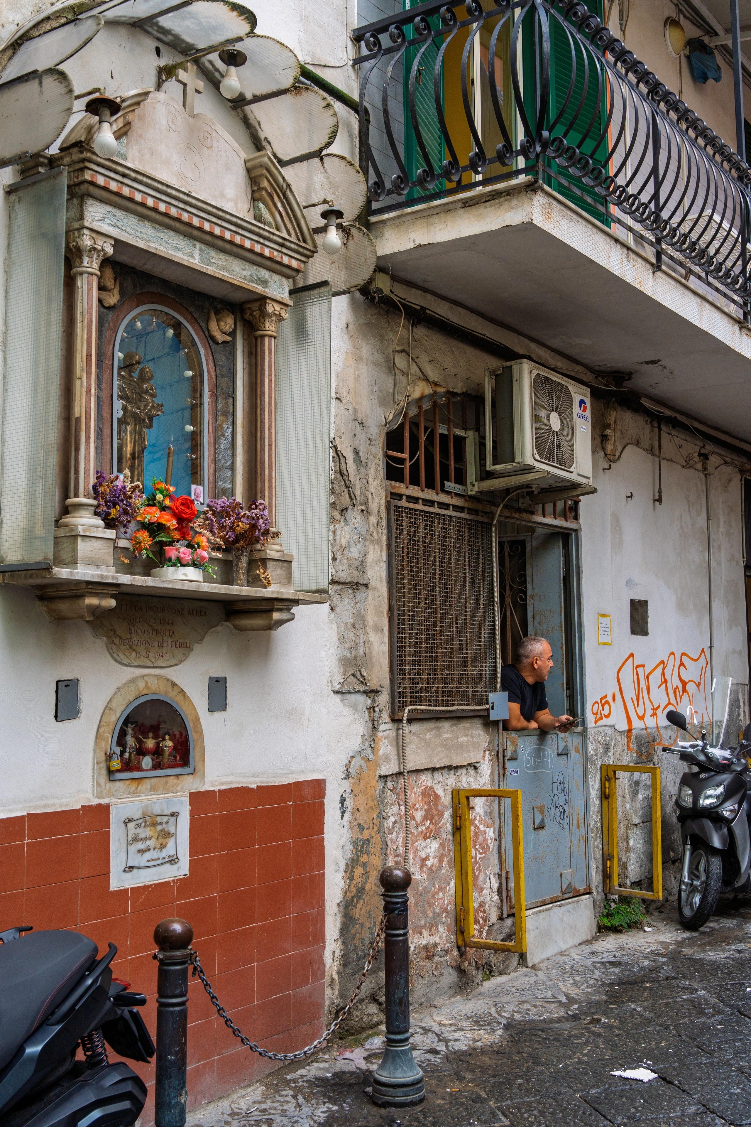 Streets of Naples. URBANSTREETFILES.ART