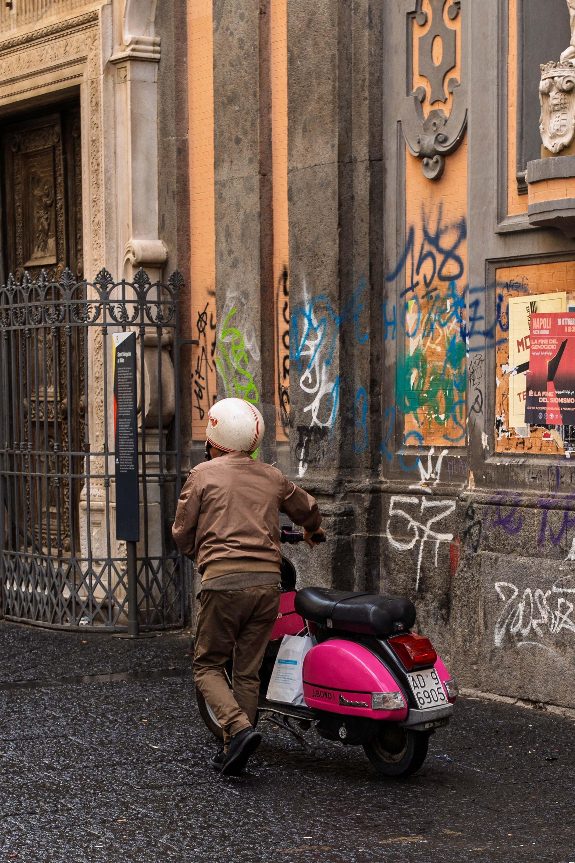 Streets of Naples. URBANSTREETFILES.ART