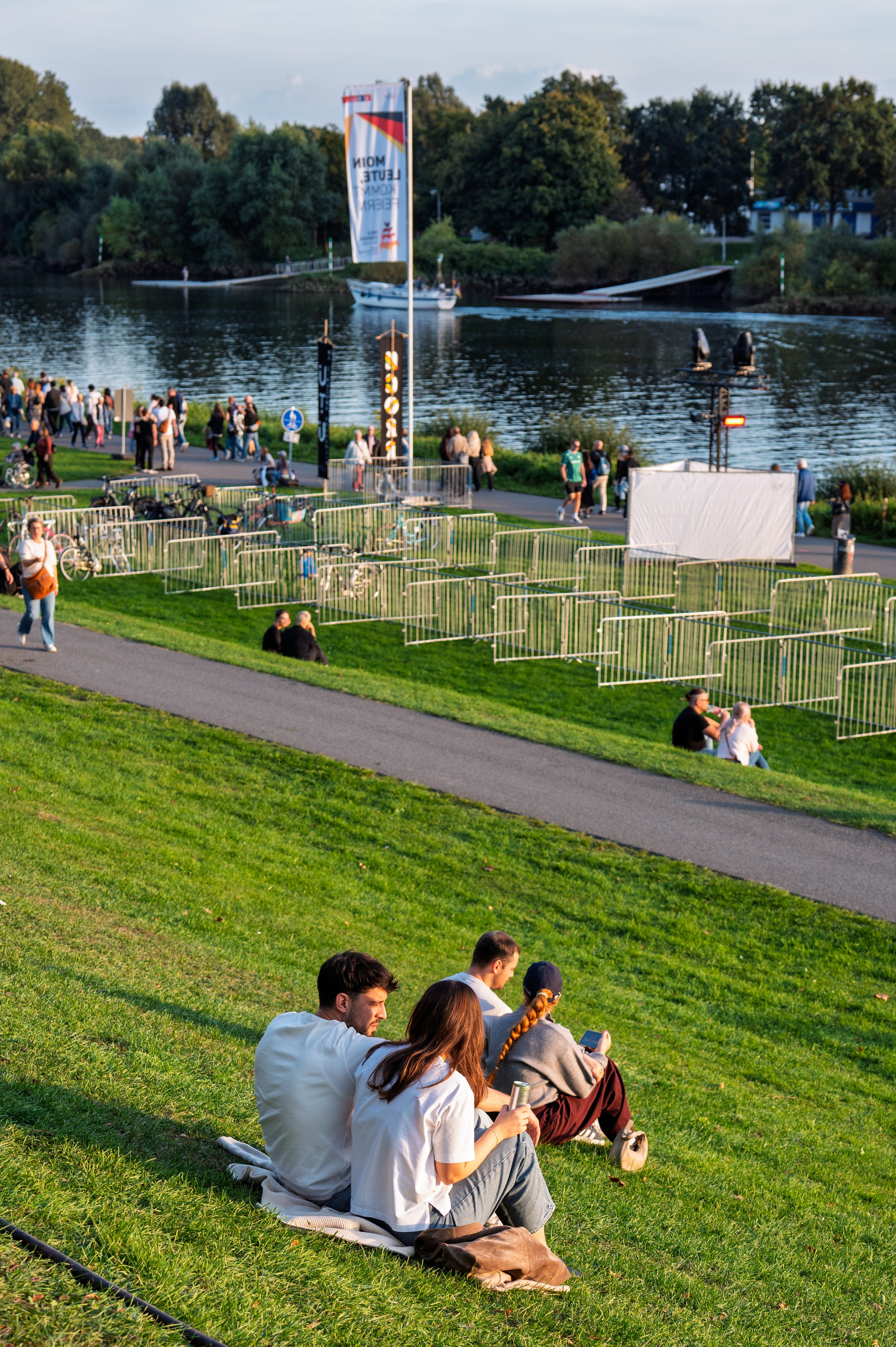 Citizens' Festival for the Day of German Unity in Bremen. URBANSTREETFILES.ART