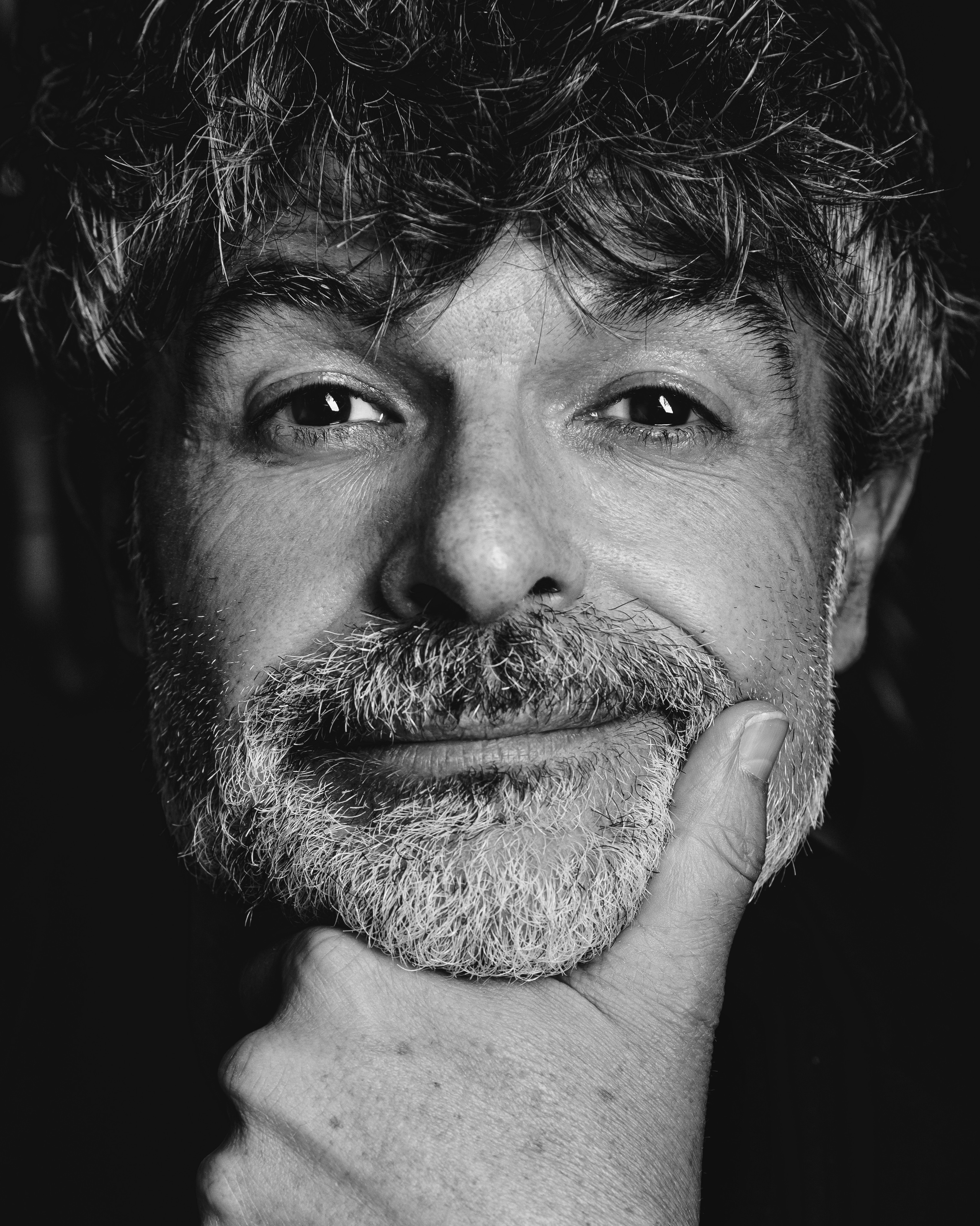 Nacho Guerreros. Студийная фотосессия для испанского актера