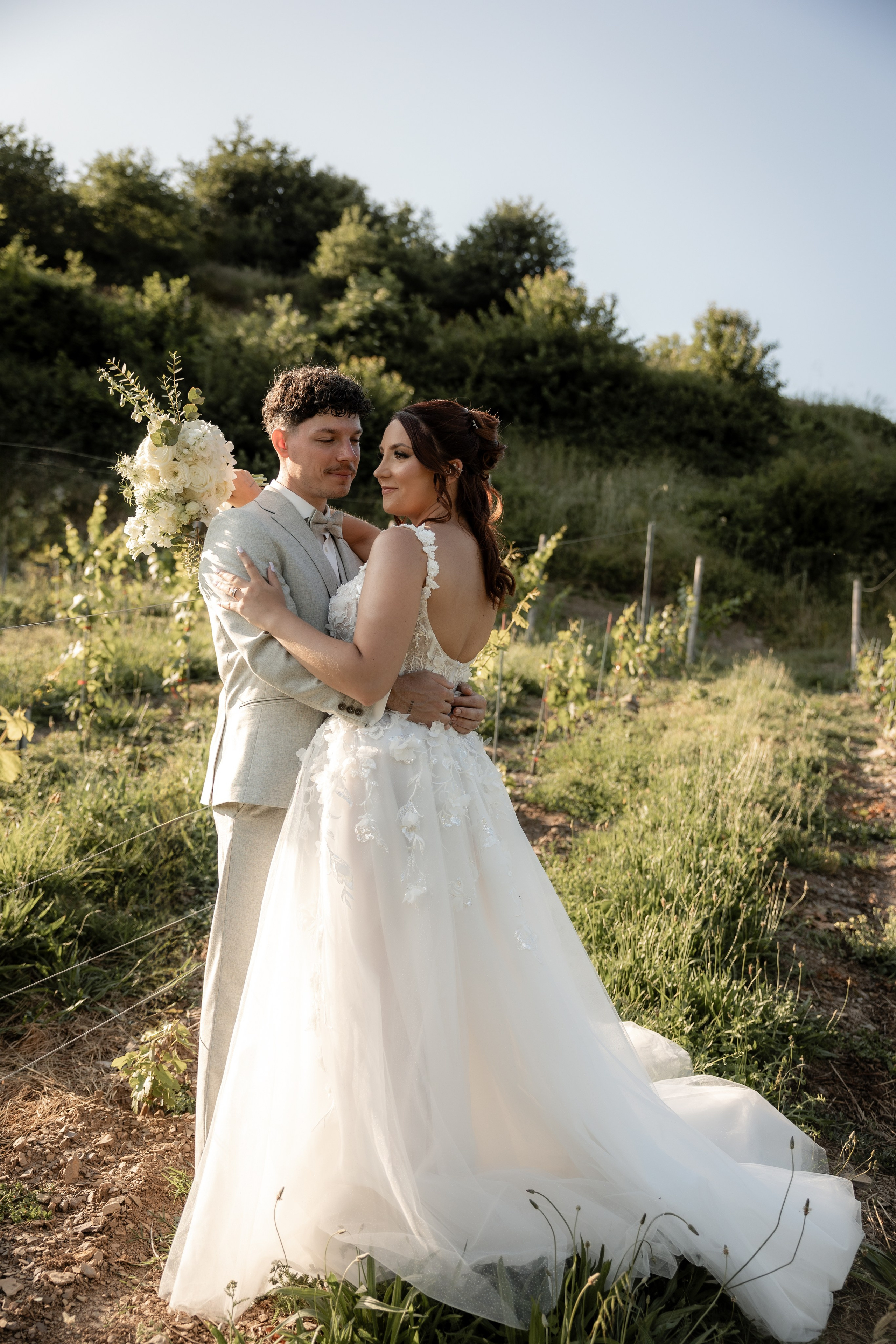 Modern Château Wedding in Occitanie — Domaine de Merlac. Eugénie Smirnova — Wedding & Elopement Photographer in Southwest France