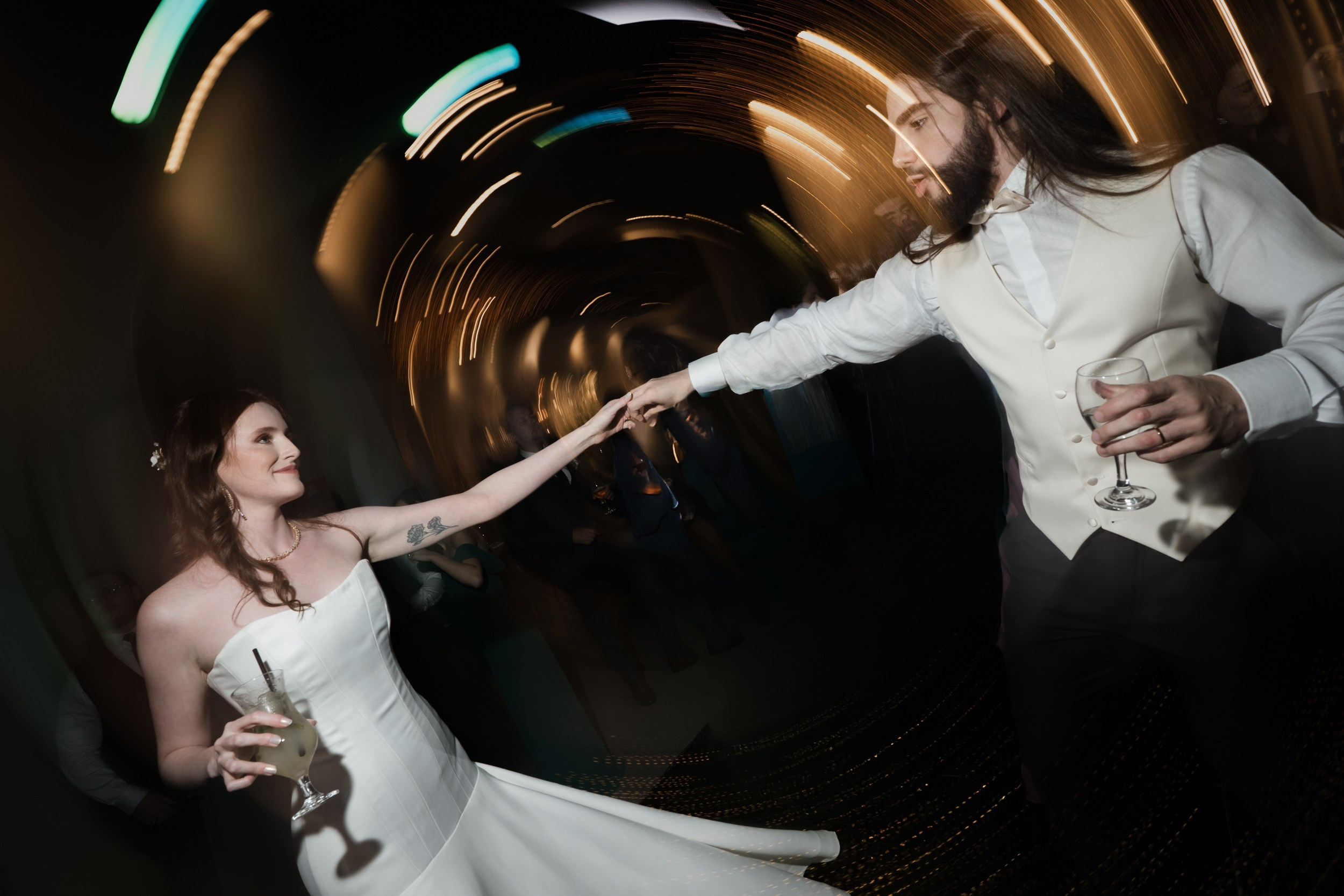 Fotografia documental do casamento de Ana e Igor no LIAC Pampulha, em Belo Horizonte, capturando momentos reais e emocionantes.