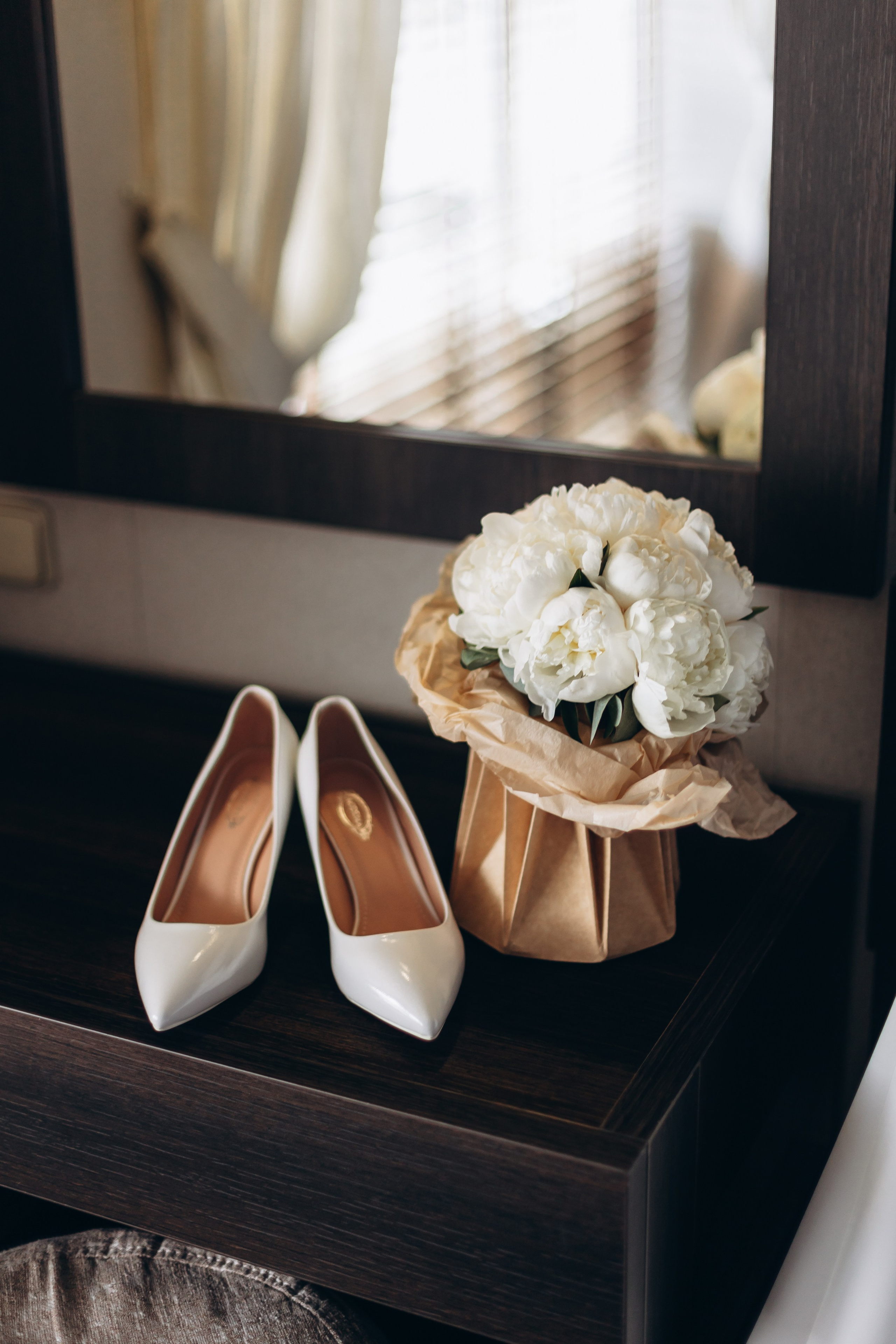 White Wedding. Wedding and Family Photograph