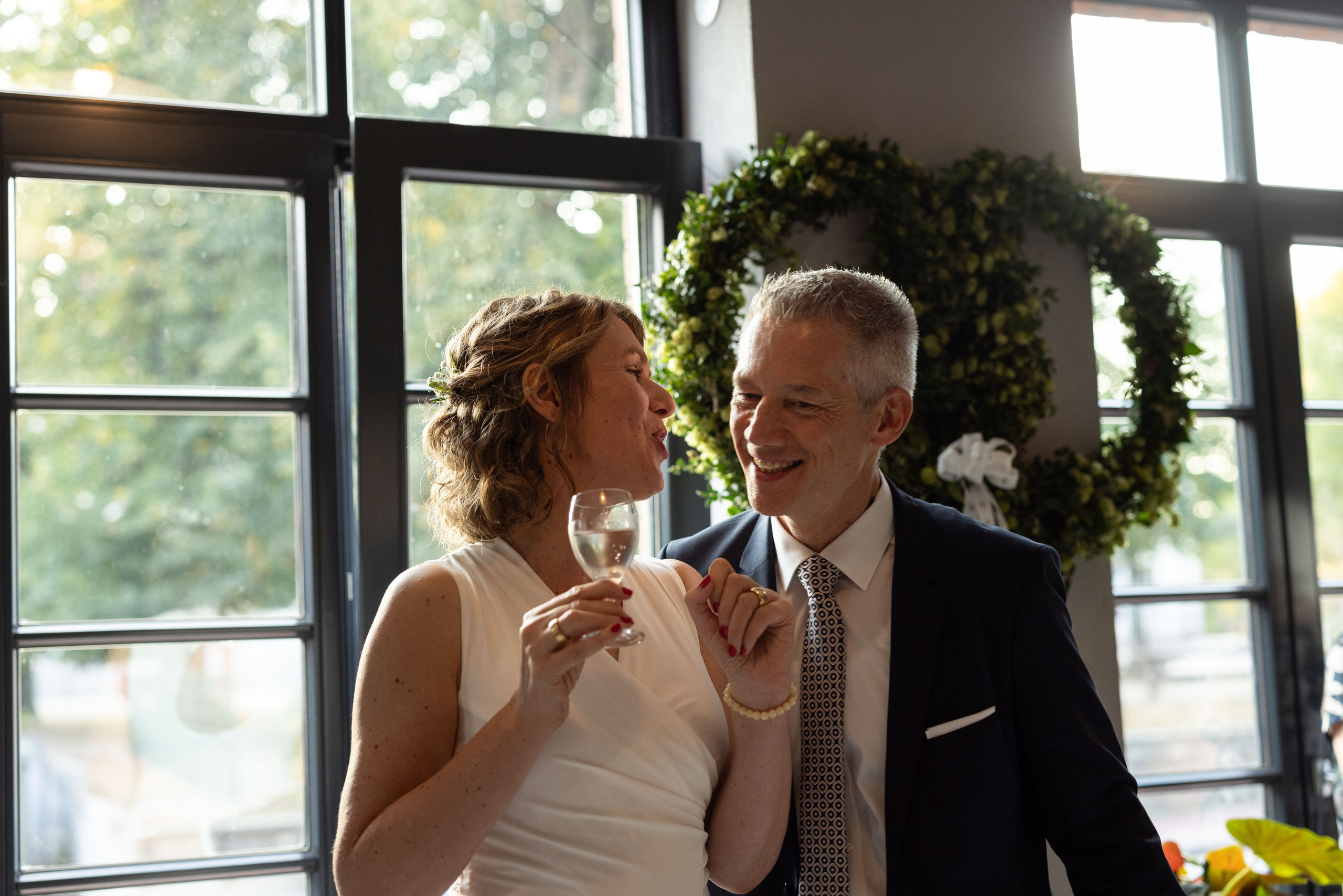 Hochzeitsgäste beim Empfang im Osnabrücker Land.