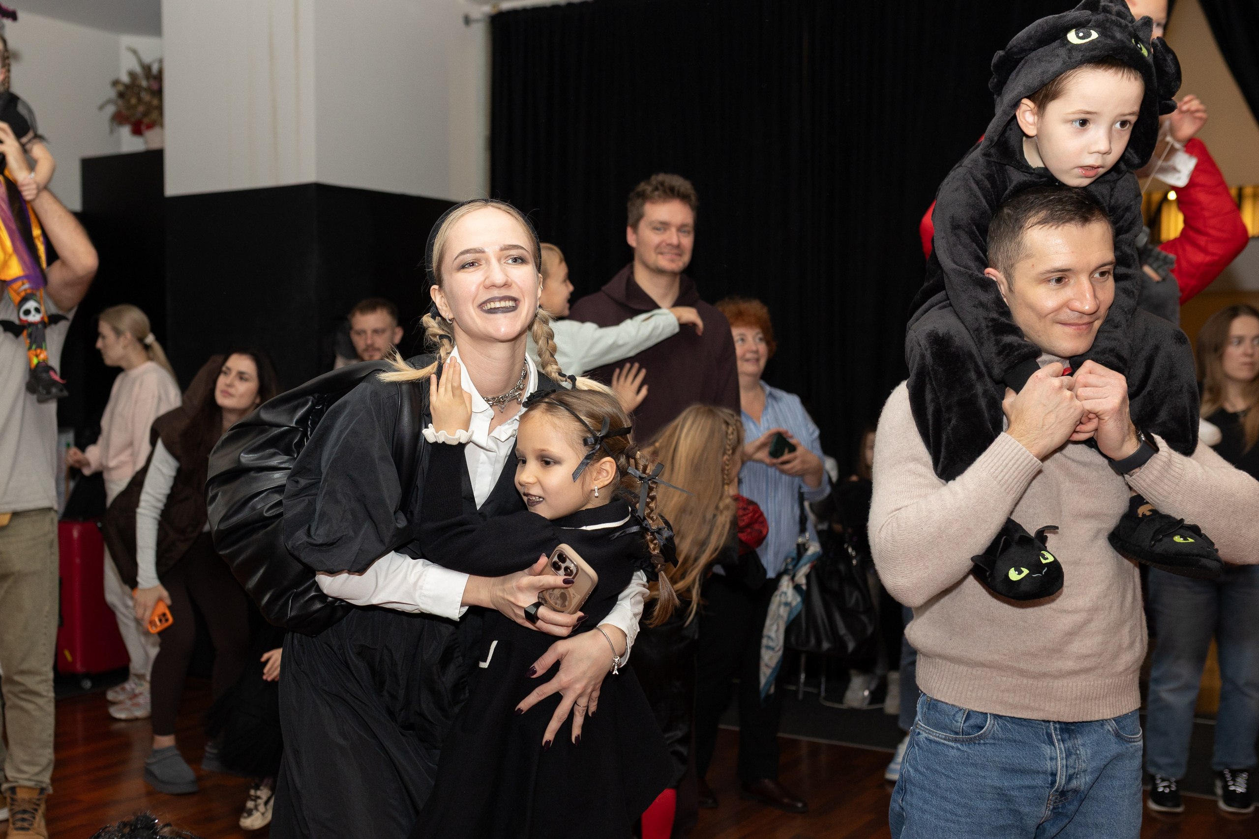 Leo dance studio Helloween 2025. Семейный и детский фотограф в Варшаве Мила Бобровская