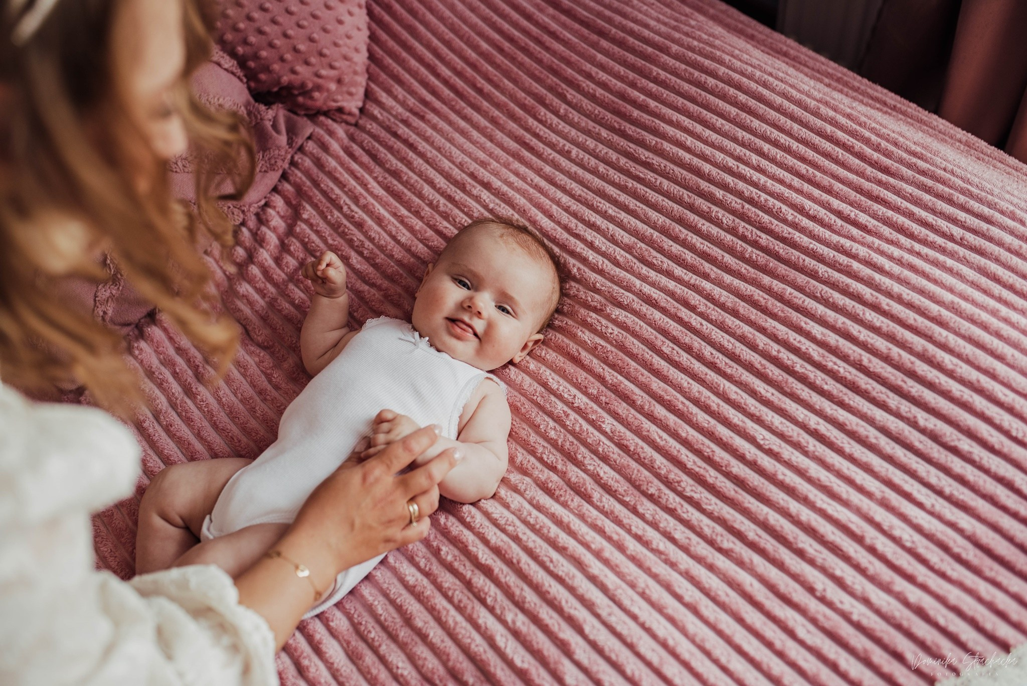 Chrzest Święty Alicji. Dominika Strachacka Fotografia | Fotograf ślubny i rodzinny Opole Lubelskie Lublin