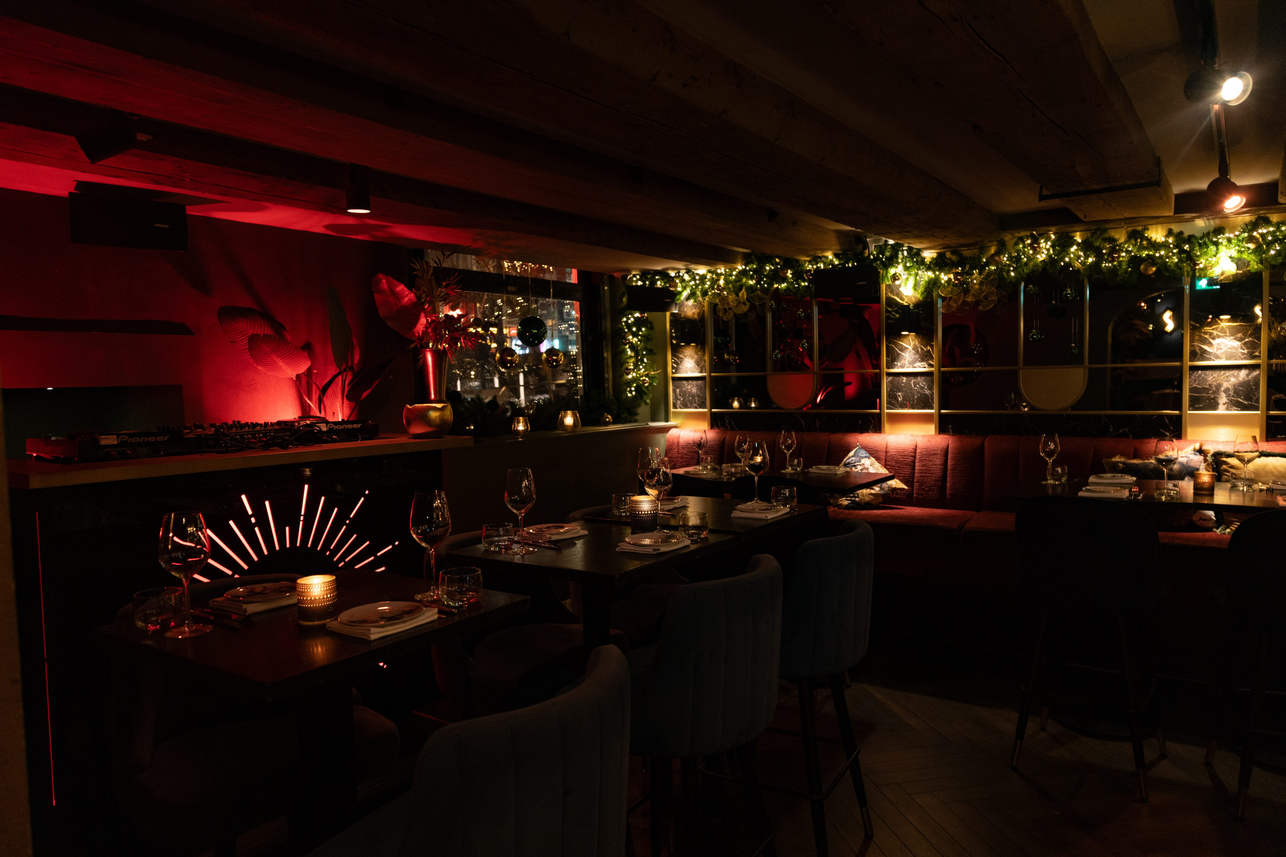 SATCHMO RESTAURANT AMSTERDAM. Lero Photographer and a set designer|individual custom portrait and advertising photography in Zutphen