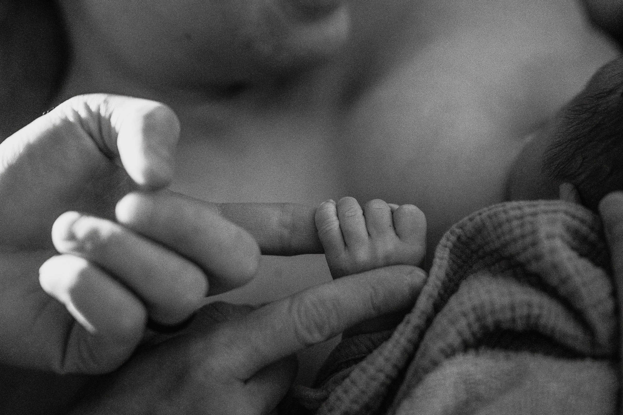 Home birth. Alisa Tant — Family and newborn photographer Bucks County, Montgomery county, Philadelphia, NJ
