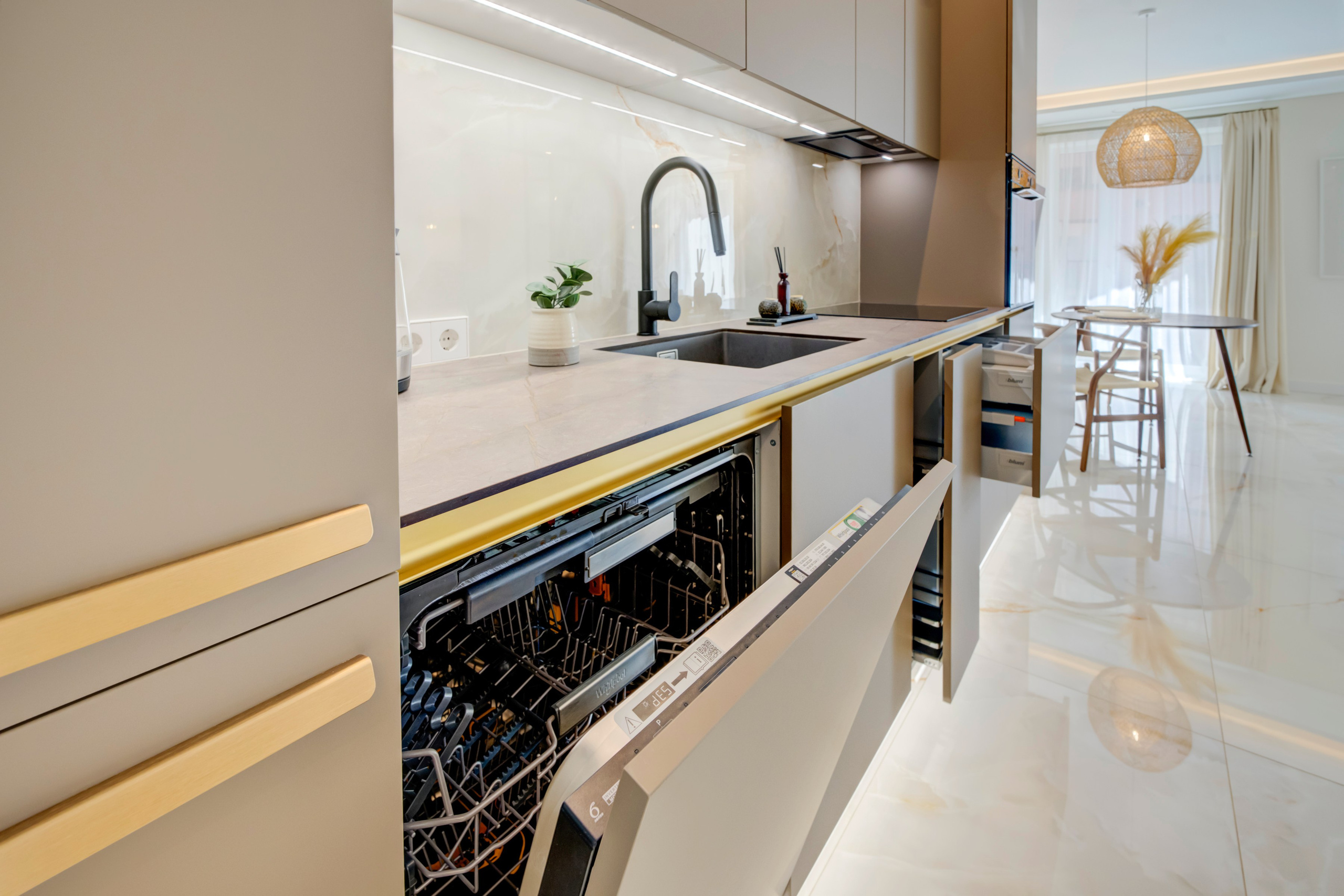 Eigulių g. 7 didelis 1 k. butas su pertvarą. Elina Sapiega fotografė Vilniuje