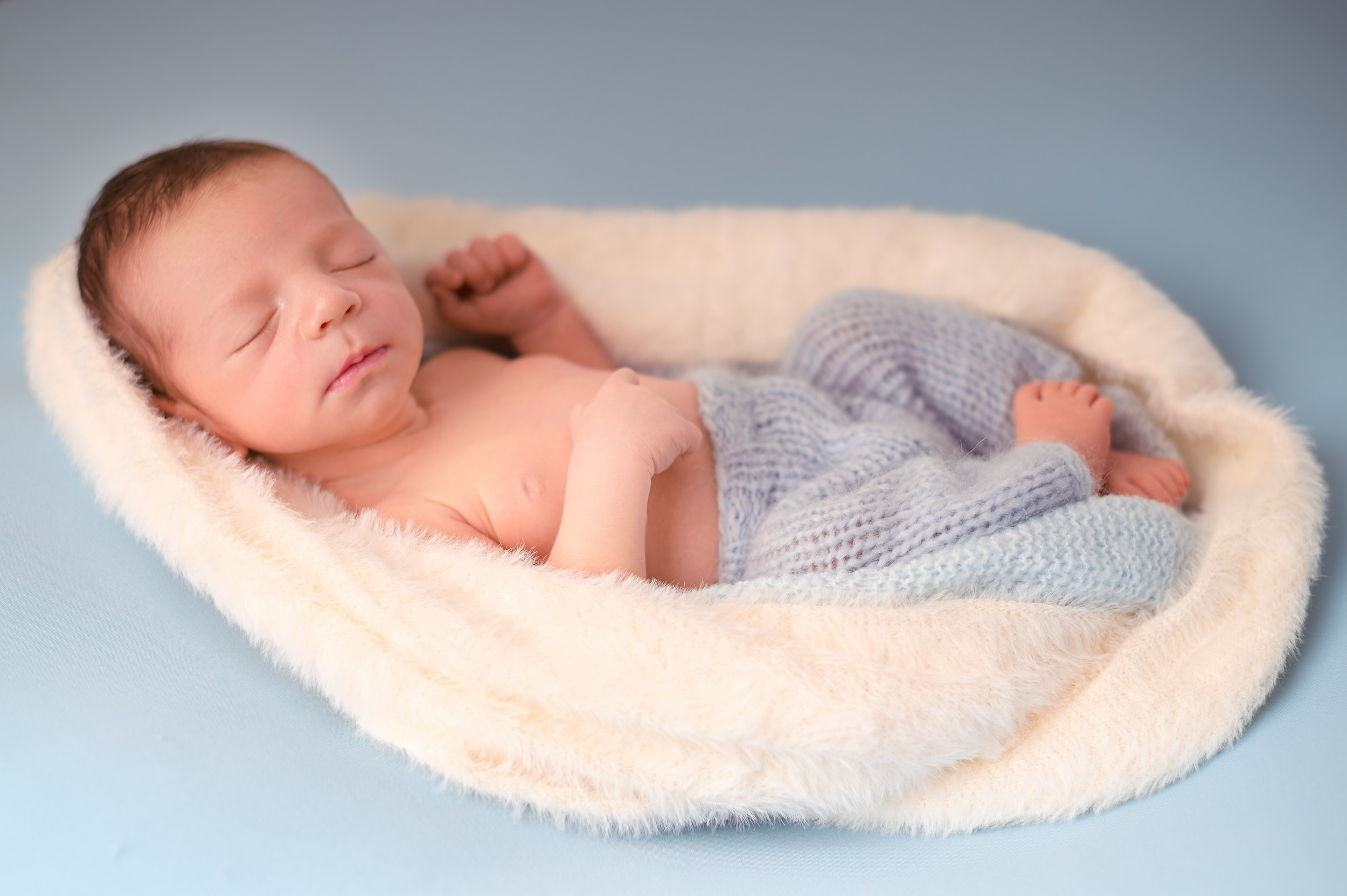 MATERNITY & NEWBORN professional Photography by Irene Chaikeen. Irene Chaikeen | Maternity and newborn photoshoot in Essex/London