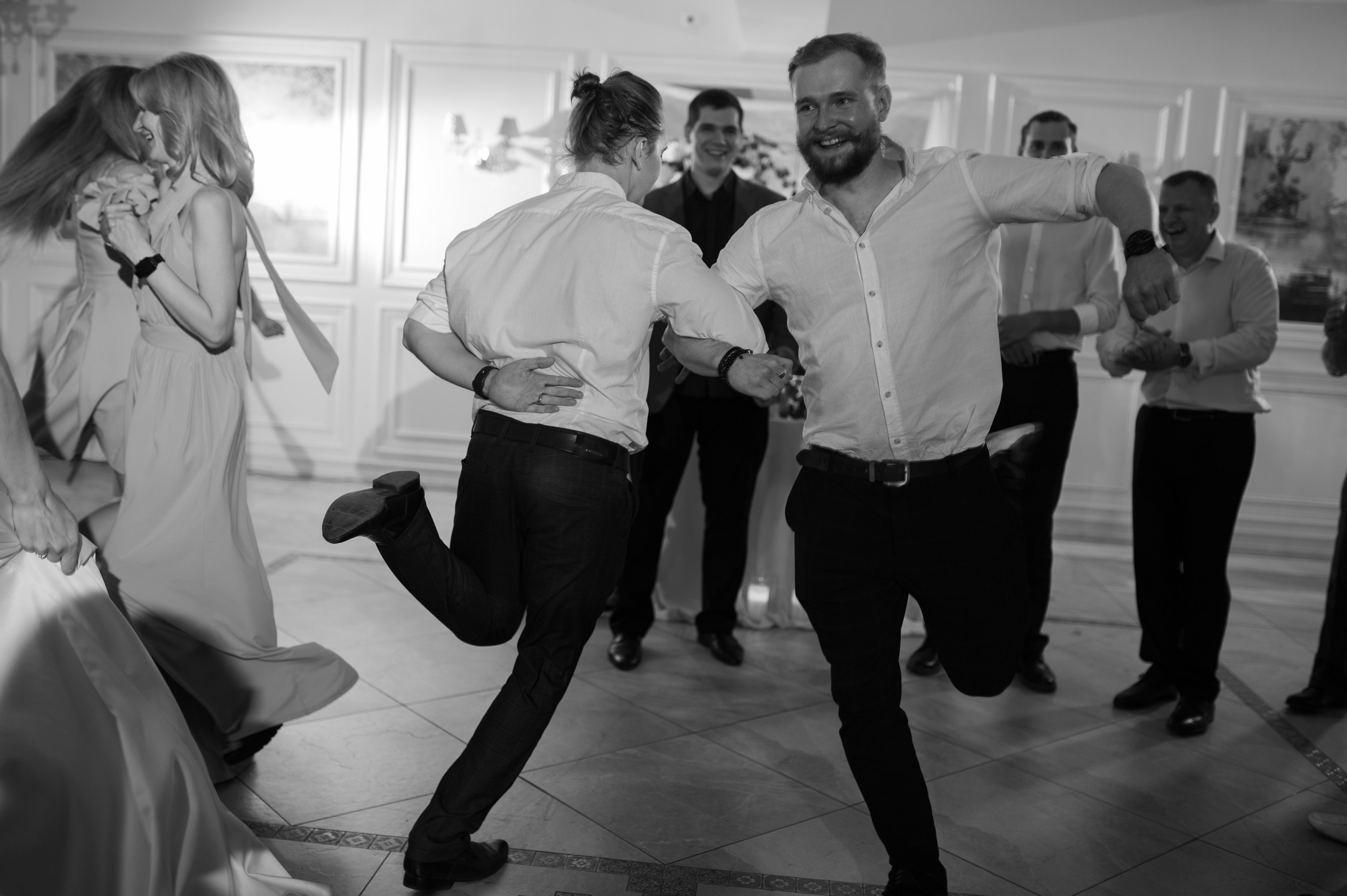 In your arms. Wedding and commercial photographer