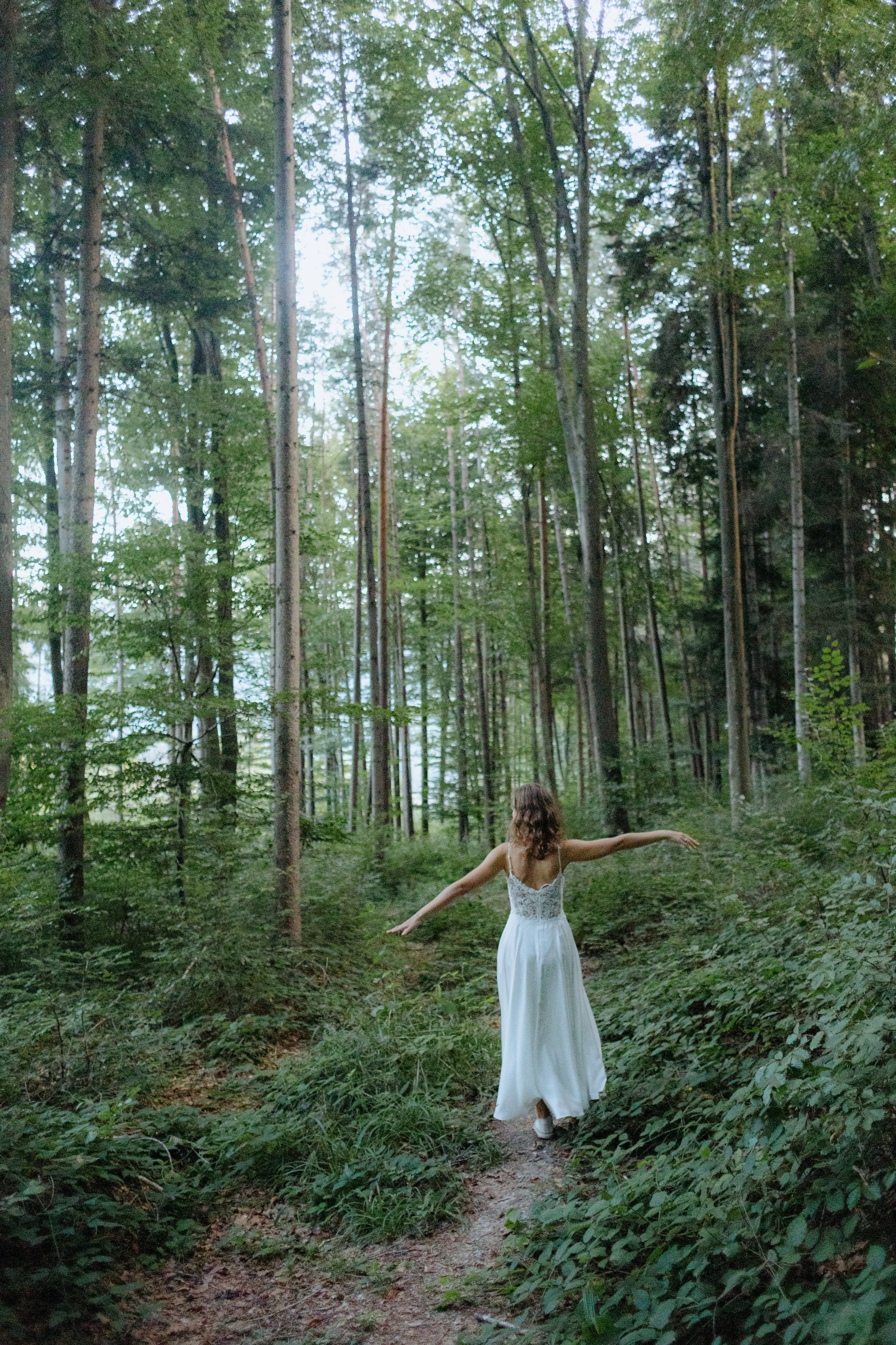 Morning of the bride. Amazing photo session at a time convenient for you. Y