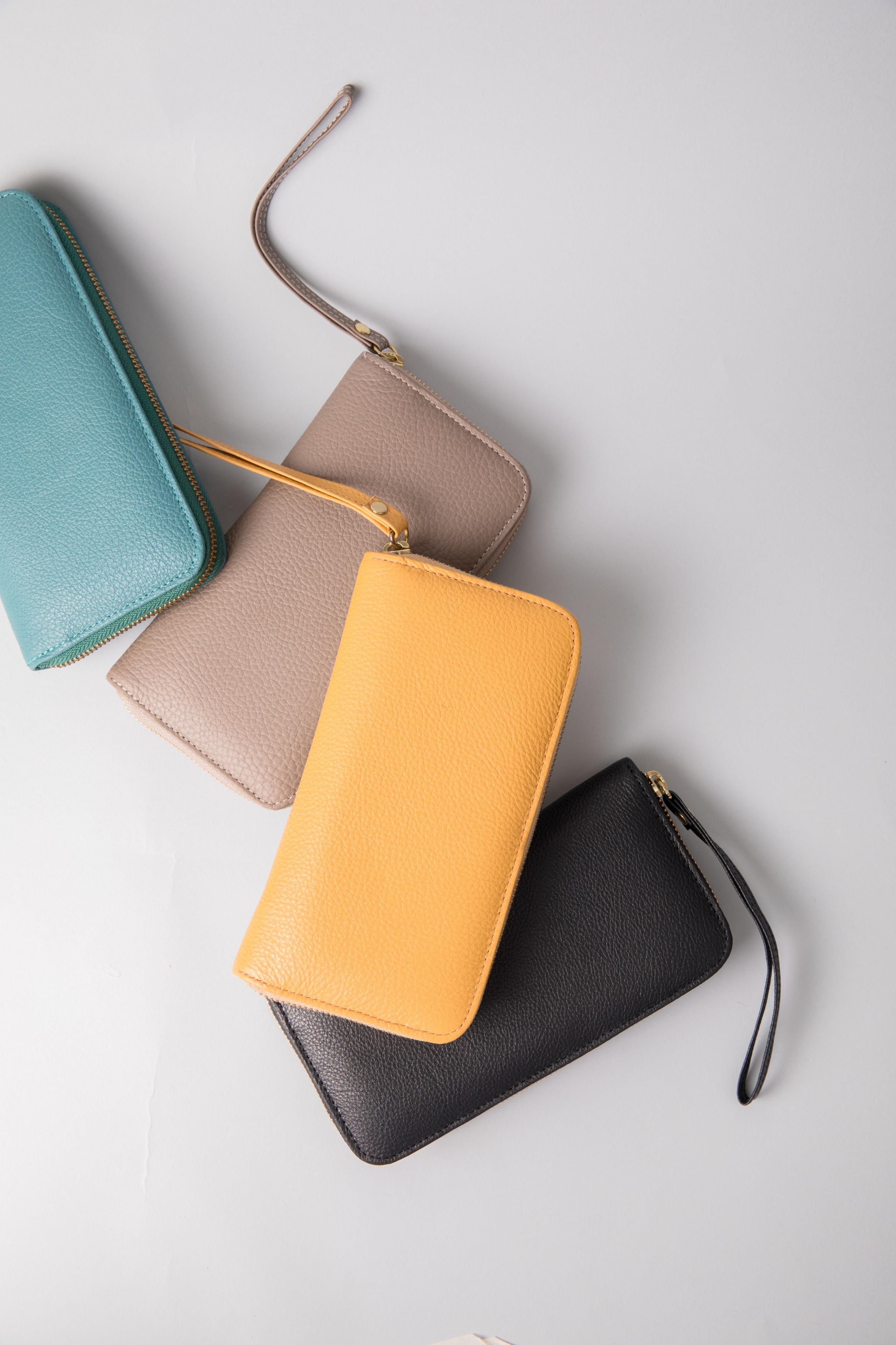 Ropa y accesorios. Maria Kulakova — Fotógrafa en Santiago | Fotografía de producto, marcas y familias