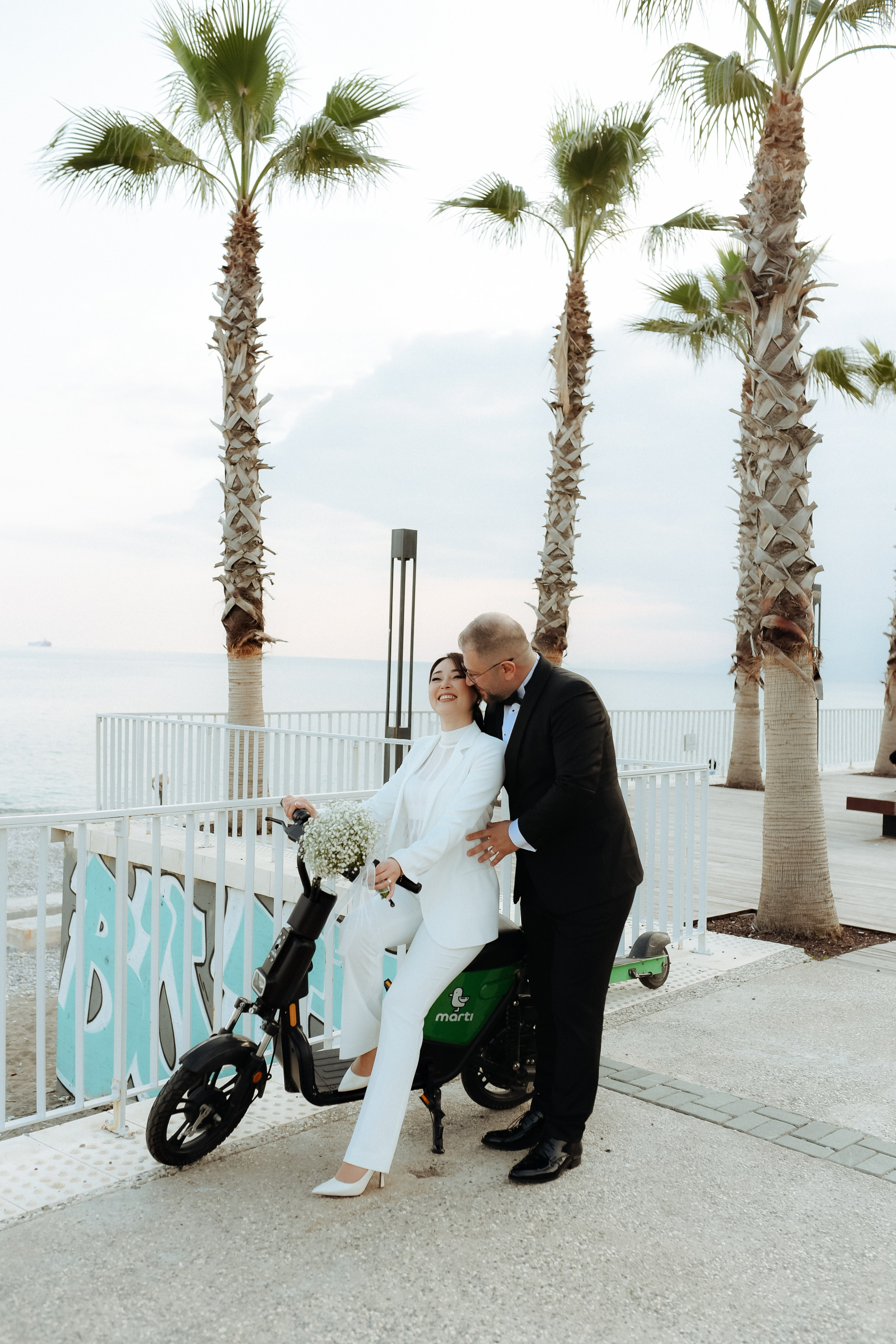 Свадебный фотограф в Анталии. Свадебные фотосессии на море, в отелях и красивых локациях Турции. Живые эмоции и настоящие истории любви.