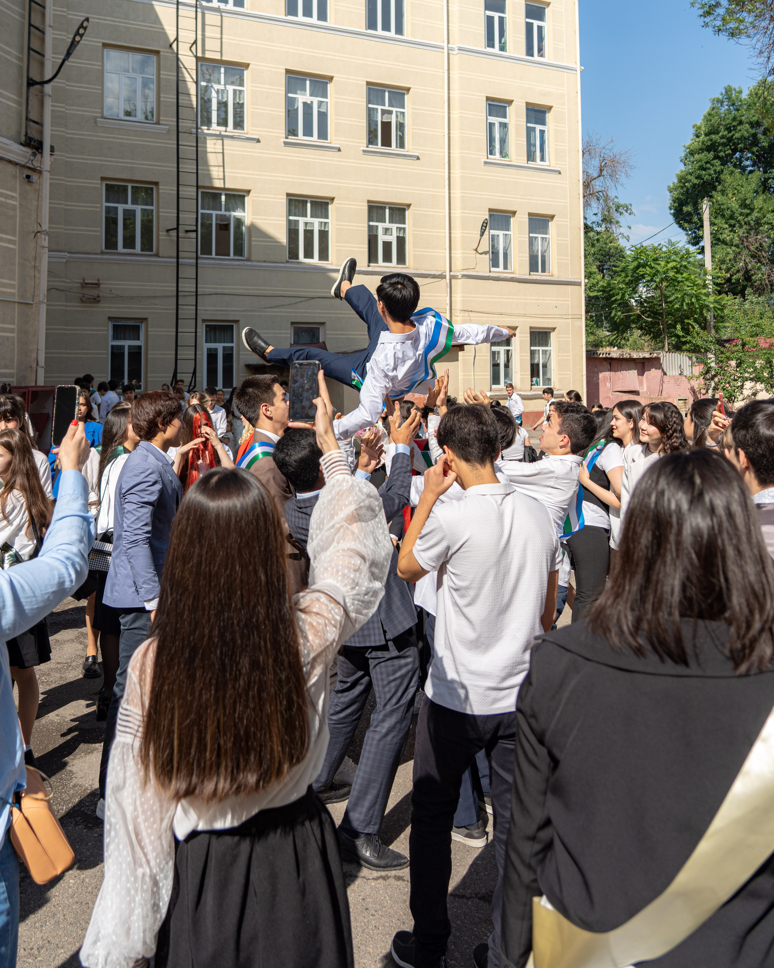«Последний звонок» в школах Ташкента. Георгий Намазов | Фотограф в Ташкенте