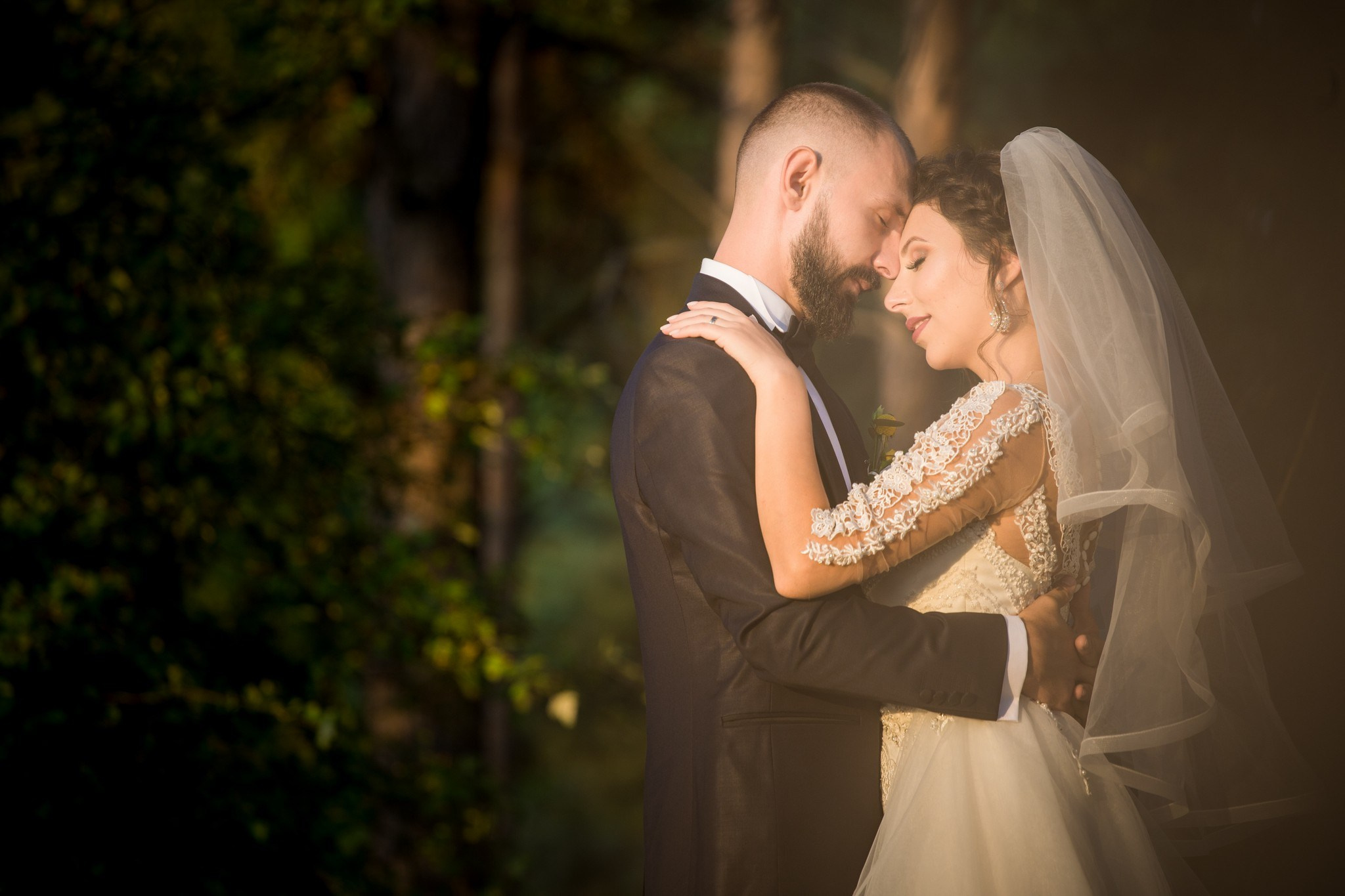 Otilia si Dragos by fotograf nunta Iasi — Eduard Schiopu
