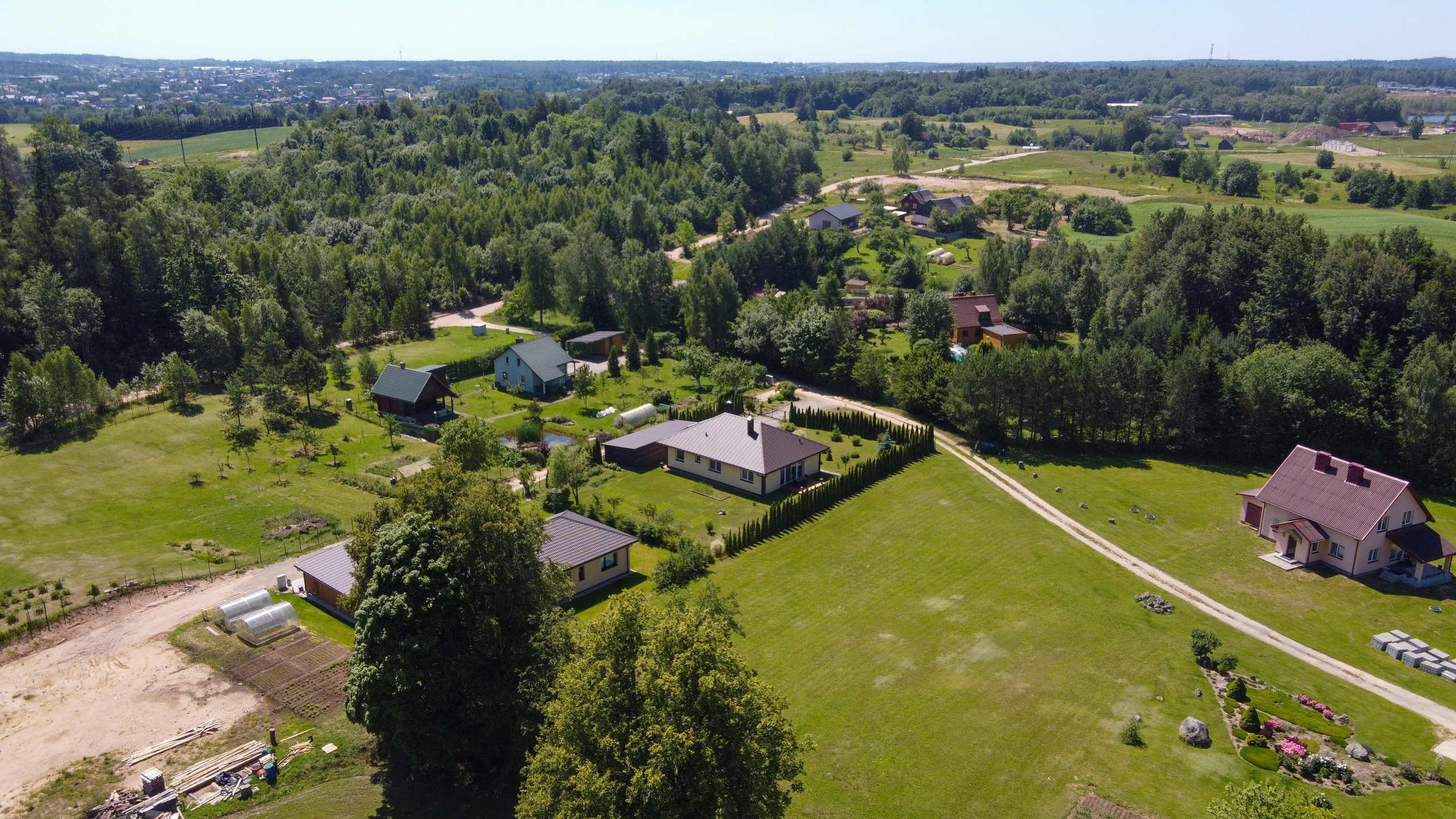 Žudiškių k. Ežero g. 70, Rešes sen. Elina Sapiega fotografė Vilniuje