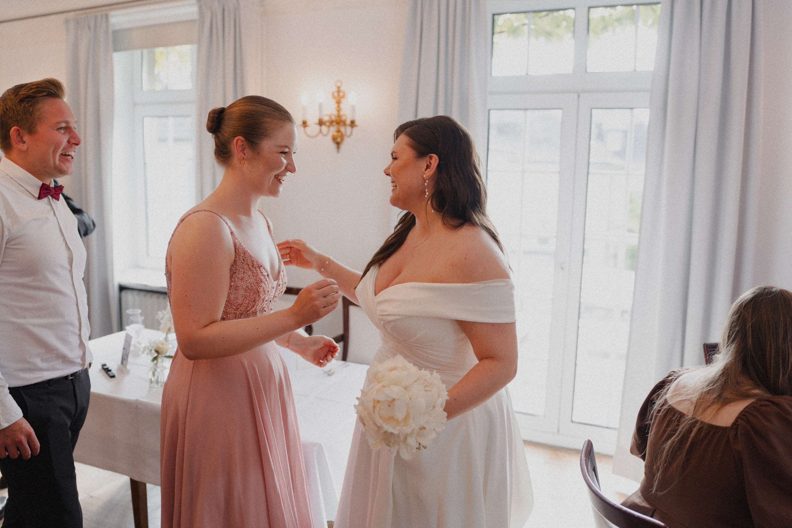 Jessica & Felix I Gesellschaft Harmonie Bochum. Hochzeitsfotografin Bochum | Halyna Reiche Fotografie NRW