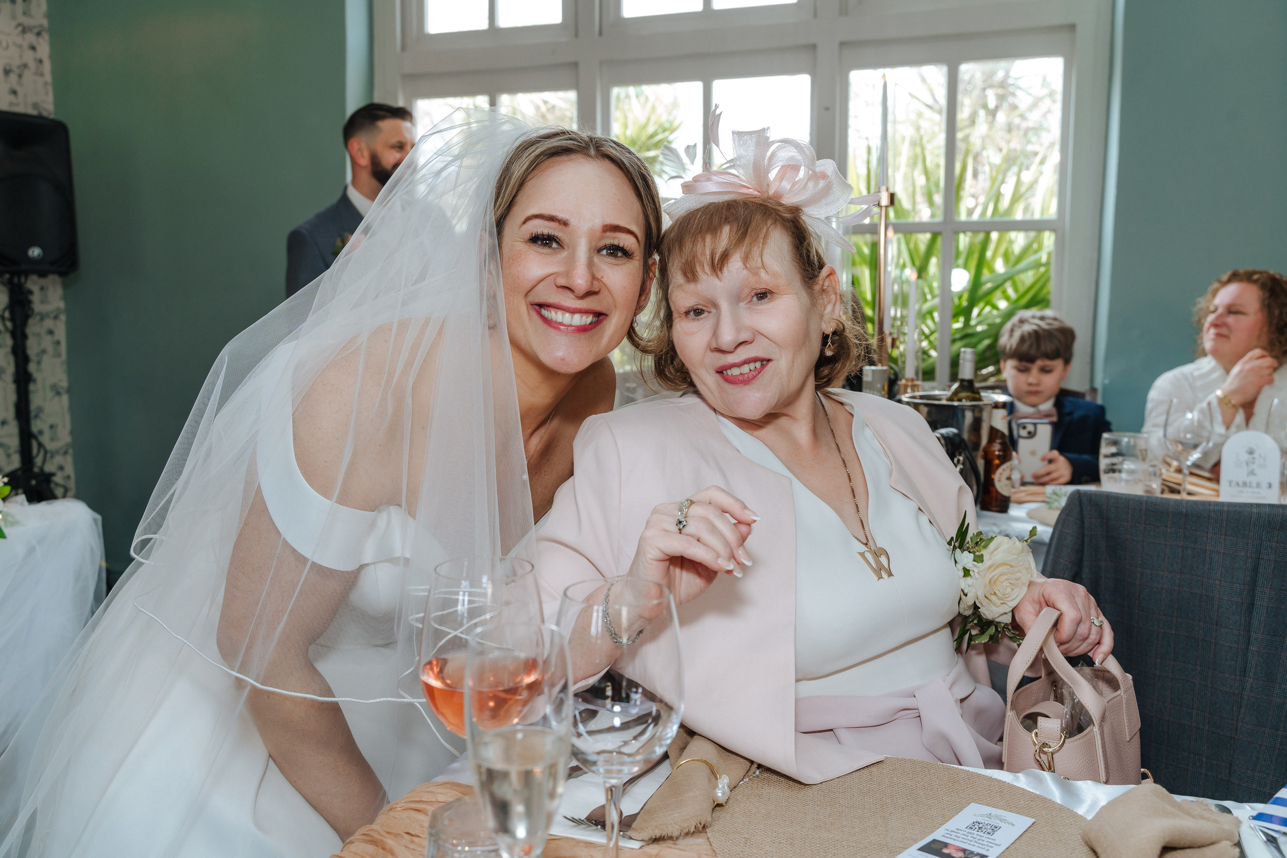 Luke and Nicola’s wedding at Danson House. Photographer in England Ekaterina Romanova