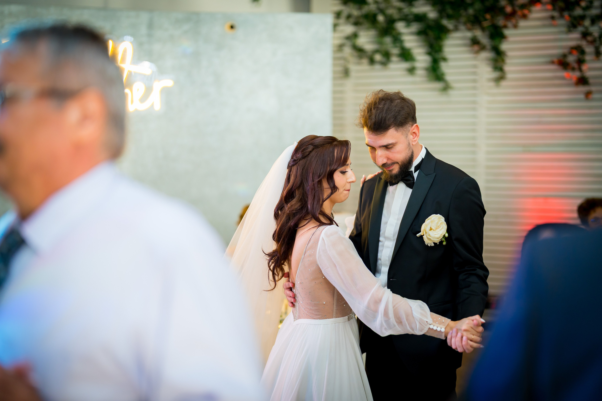 PARTY. Gabriel Florea — Fotograf nuntă București