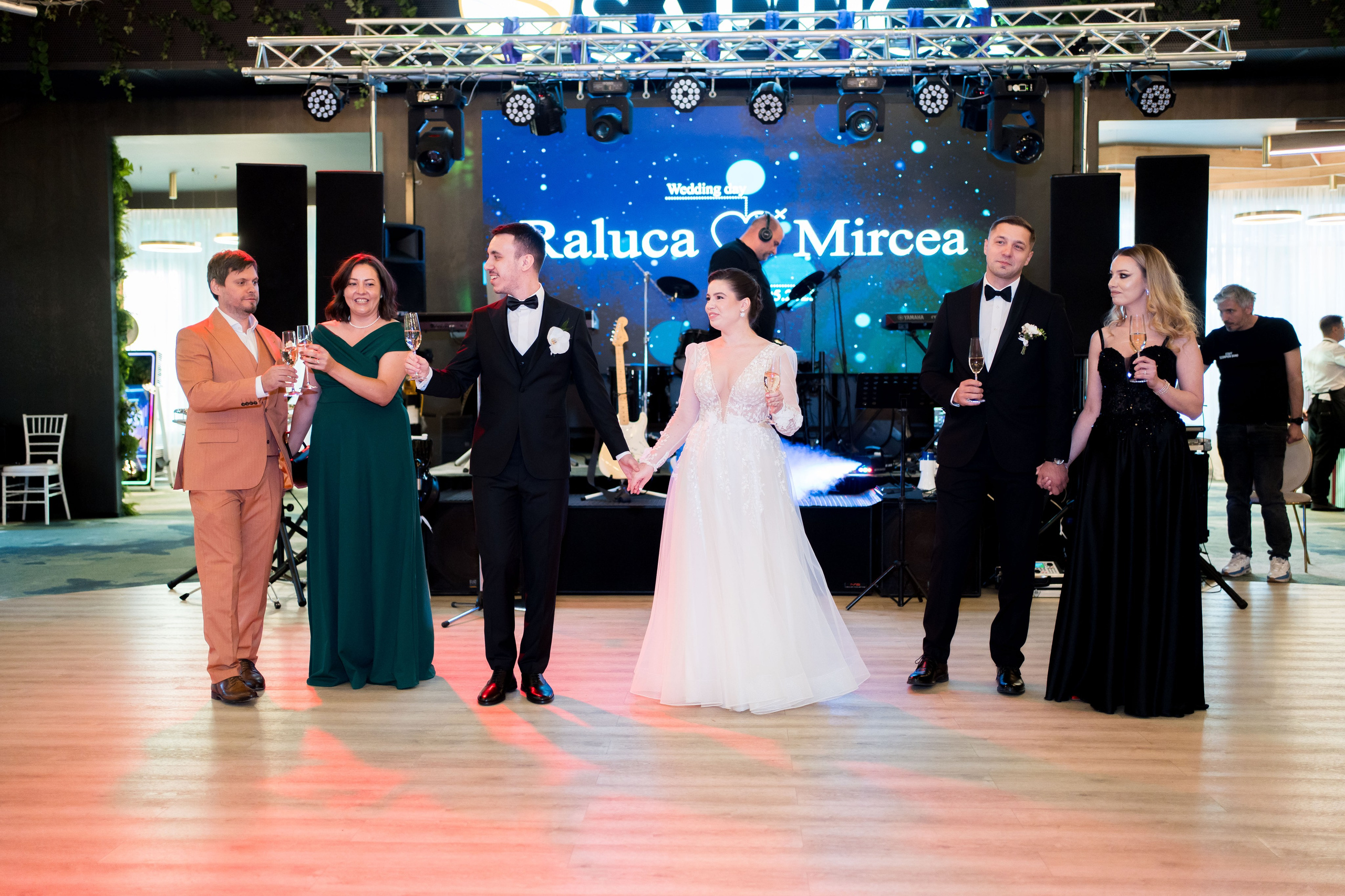 PARTY. Gabriel Florea — Fotograf nuntă București