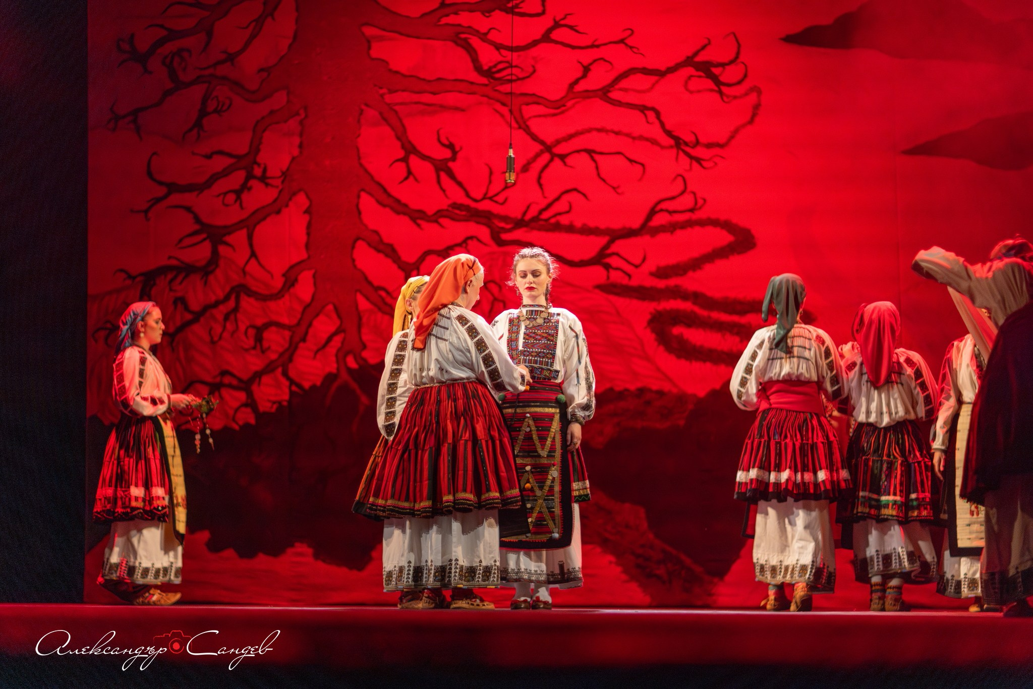 „Змейова сватба“, спектакъл на представителен ансамбъл „Шевица“ - 28.03.2026 -. Александър Сандев - website