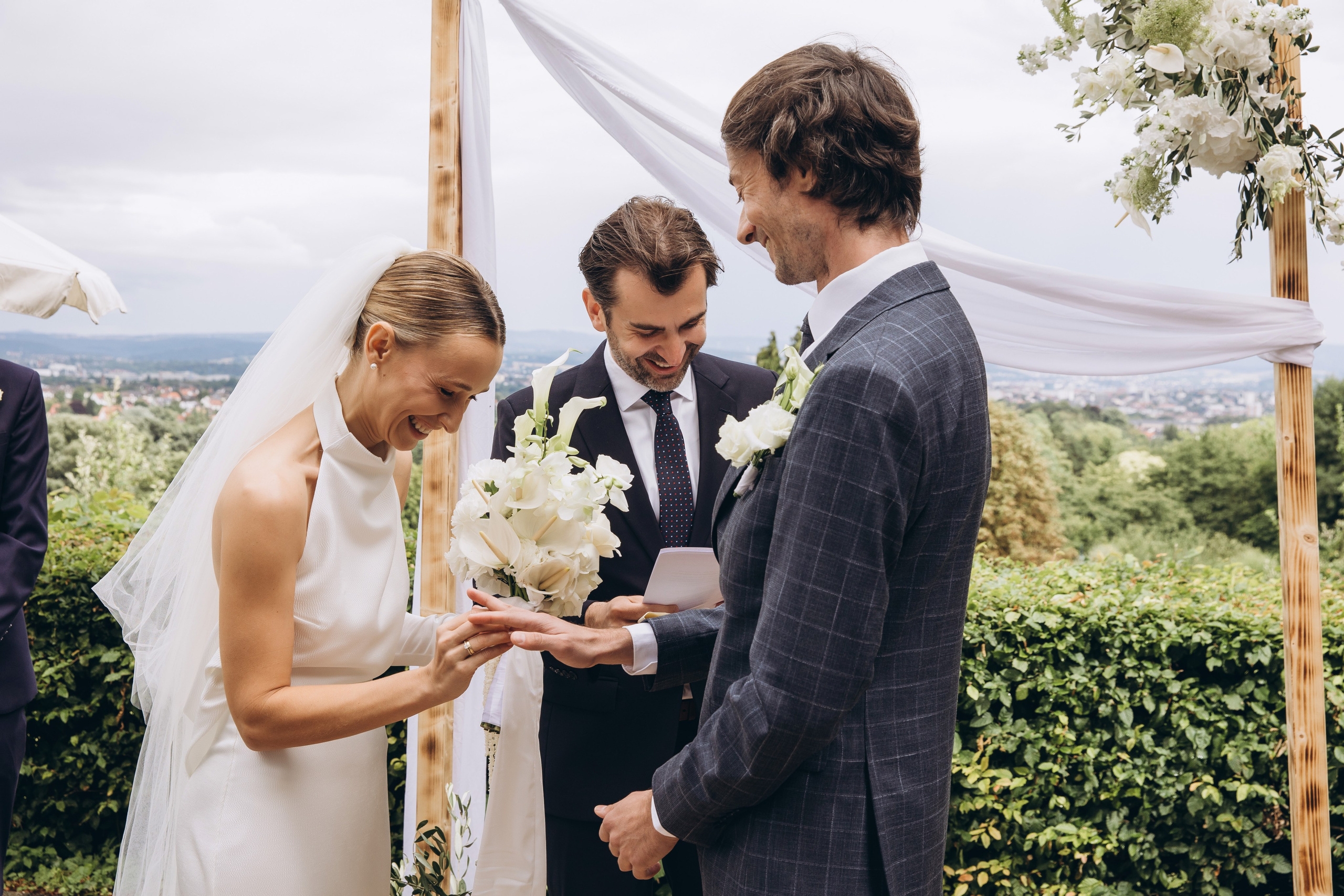 Wedding photos in the Netherlands – modern wedding reportages