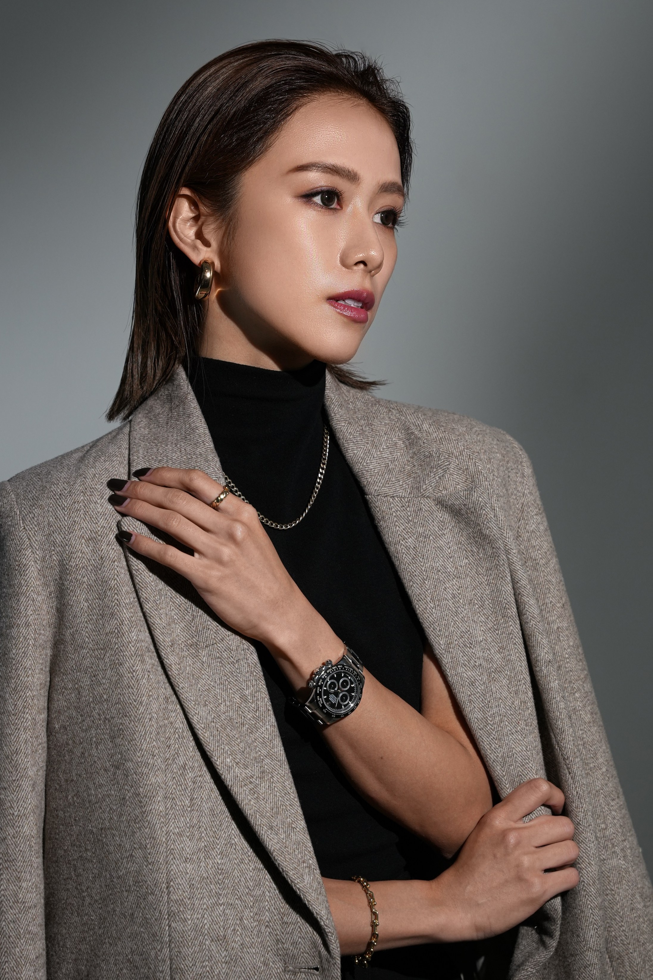 BUSINESS PORTRAIT. Photo and video production. Editing & retouching services. Training