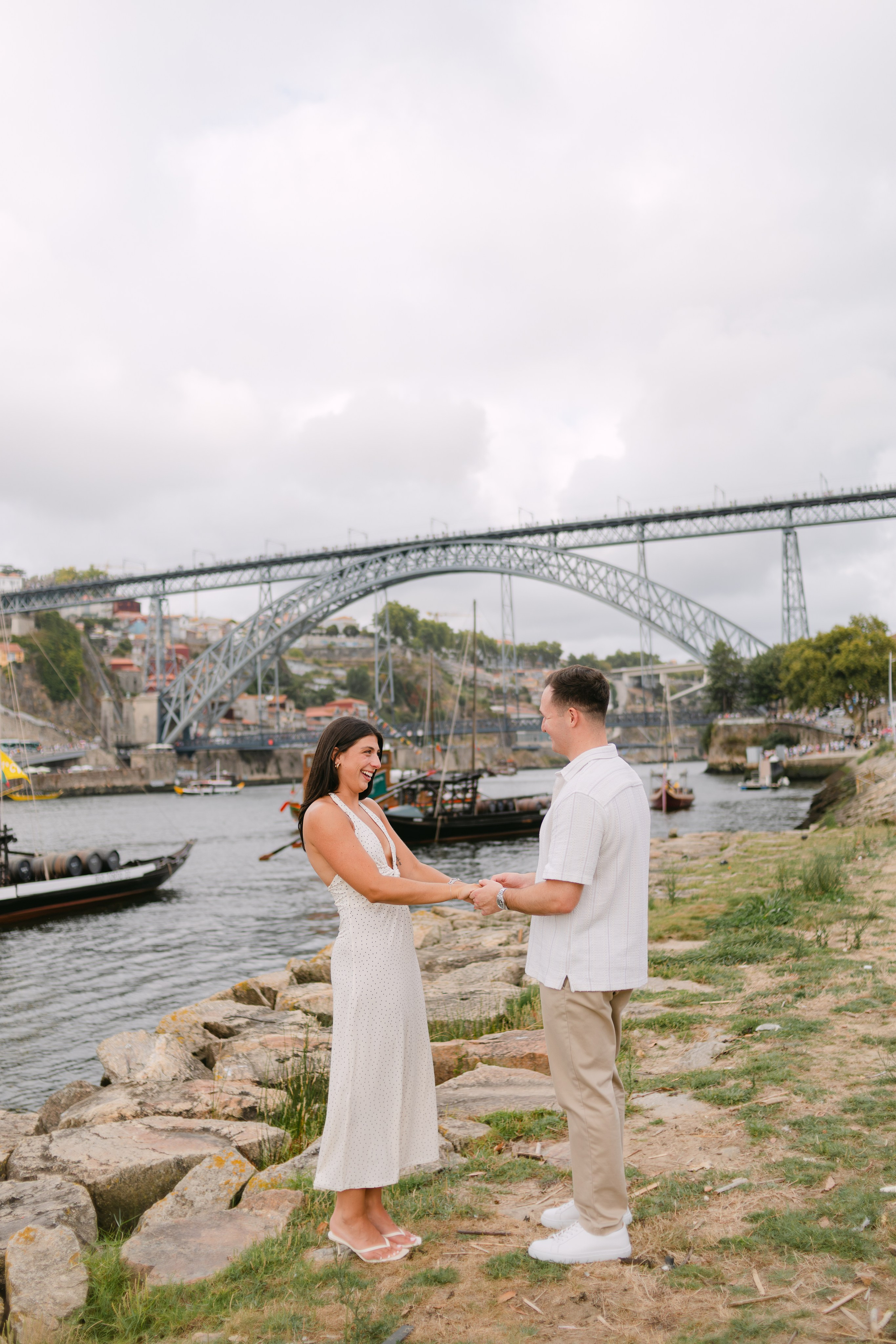 Wedding Proposal in Porto. Fotógrafo de casamentos e destination wedding no Porto, Portugal — Davi Valente | Lisboa, Douro, Roma e Lago de Como