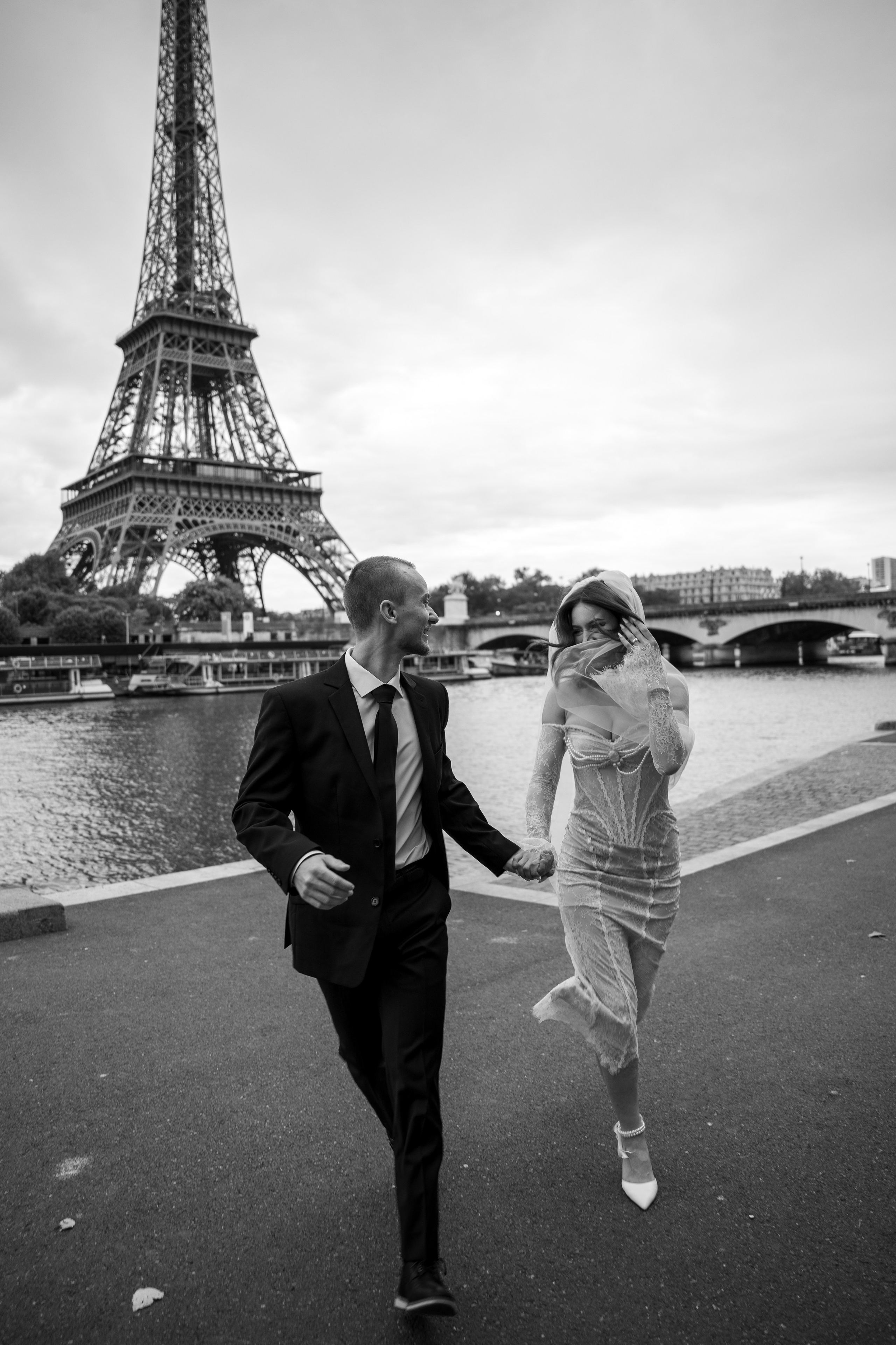 Wedding elopement. Wedding photographer in Paris Oksana Shum