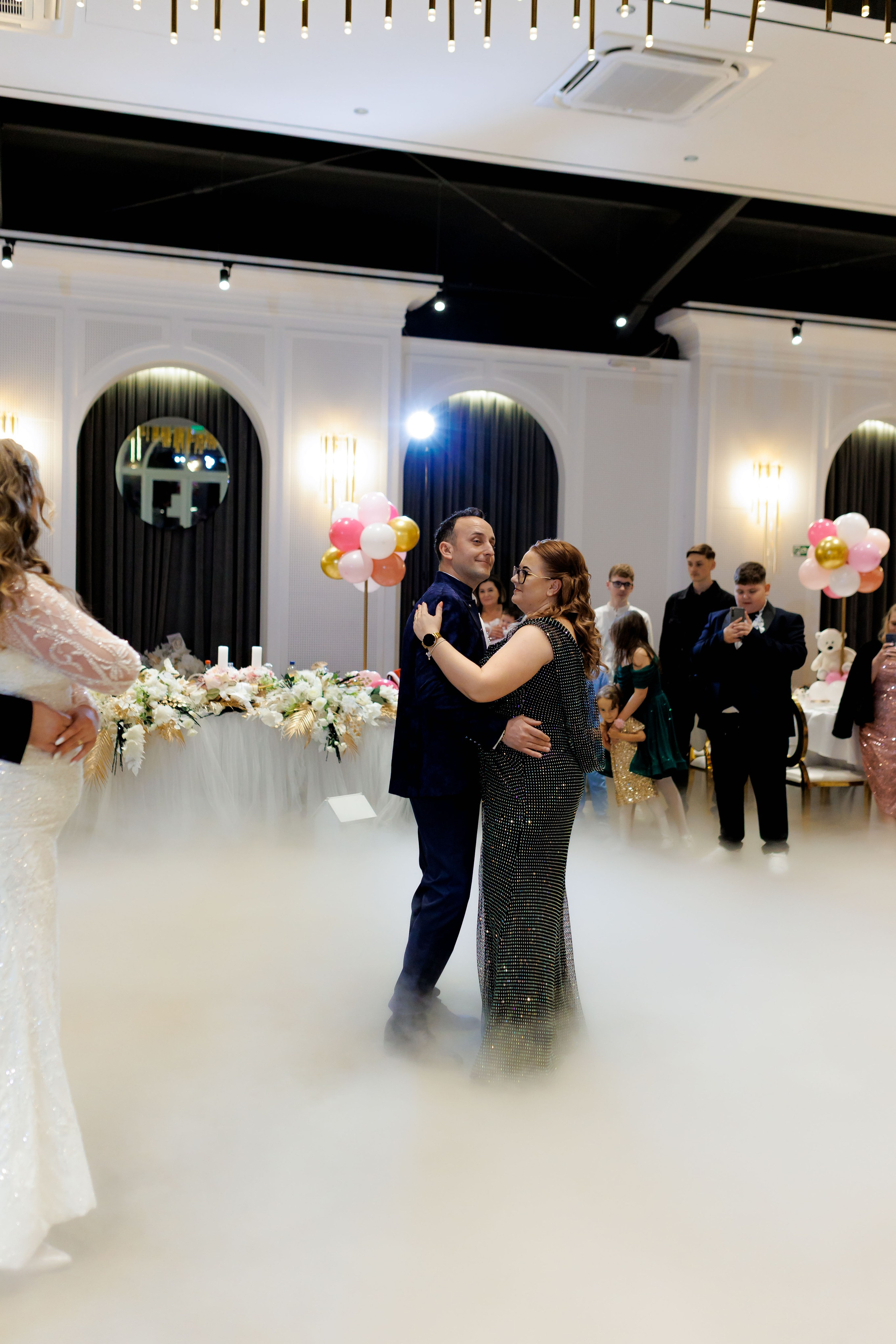 Povestea voastră, regizată de noi |Cristi Turculet Videograf Nuntă Suceava | wedding highlight. Servicii foto-video profesionale, pentru momente de neuitat