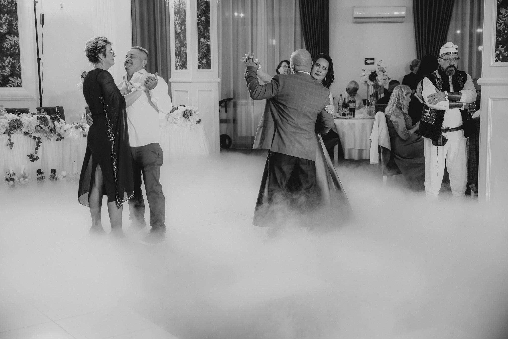 Mihai & Oana. Servicii foto-video profesionale, pentru momente de neuitat