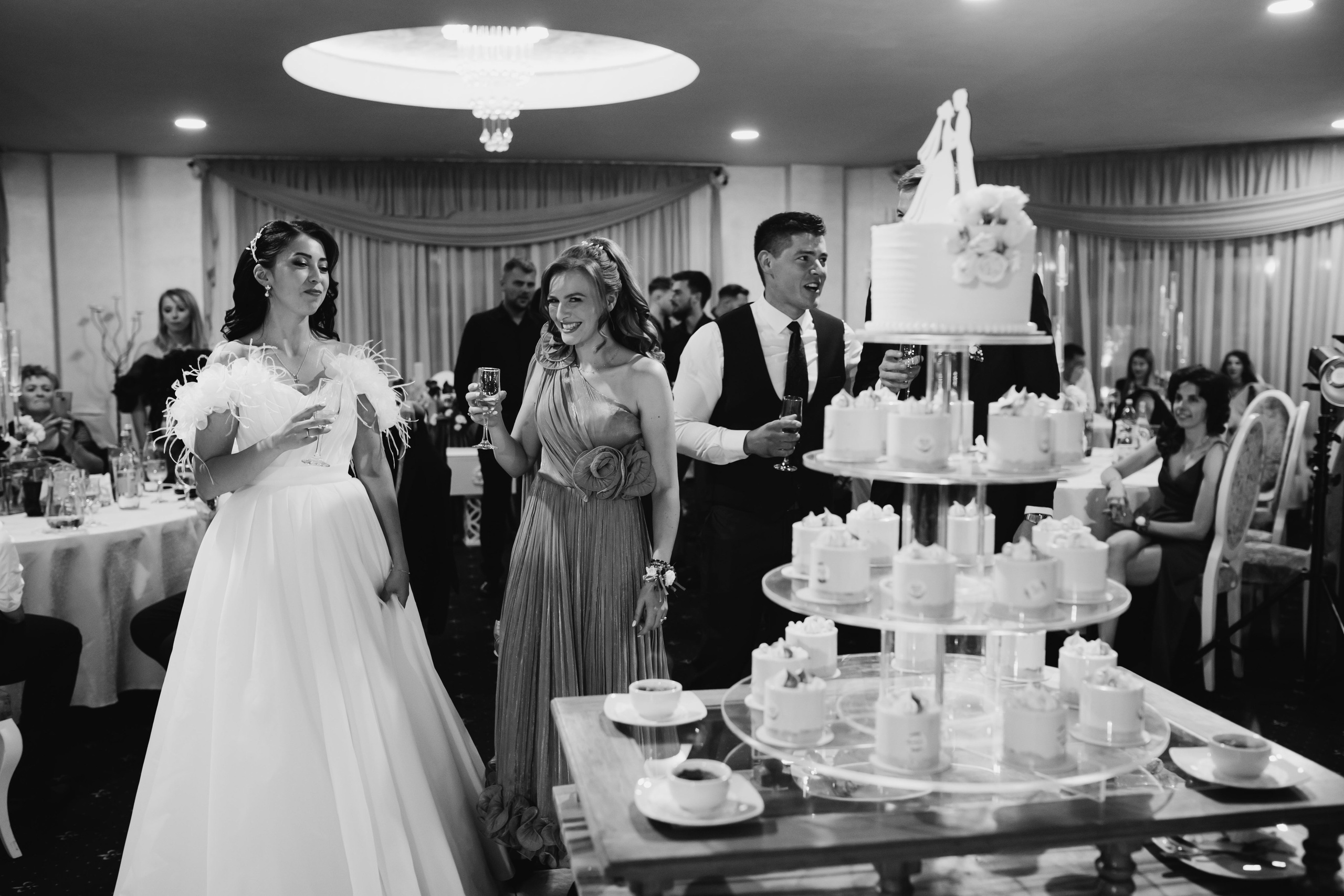 Loredana & Emilian – Ziua Nunții | Videografie - fotografie Botez Suceava, Iași, Botoșani. Servicii foto-video profesionale, pentru momente de neuitat