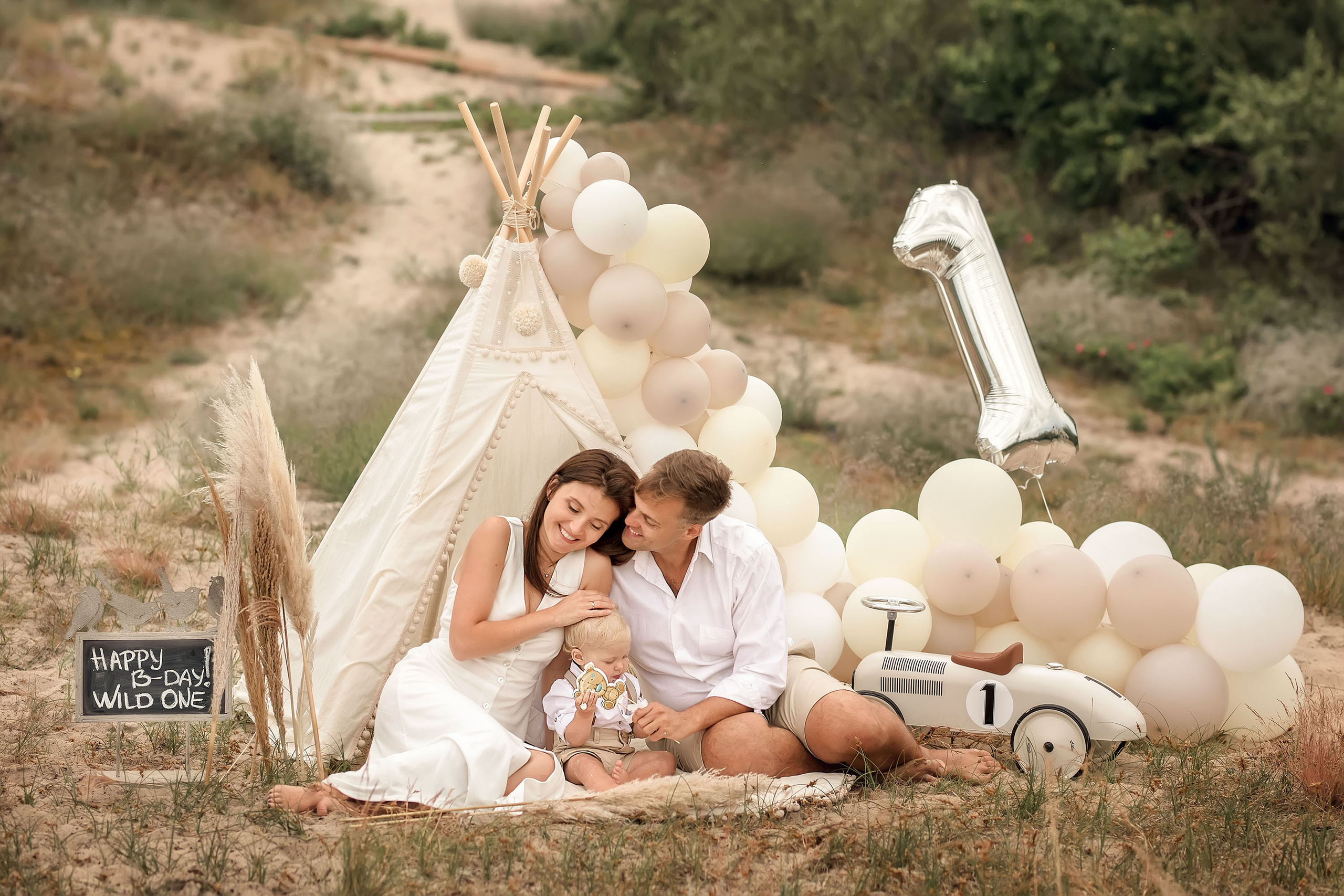 Gimtadienis gamtoje. Šeimos ir vaikų fotografė Klaipėdoje Kira Krasnaja