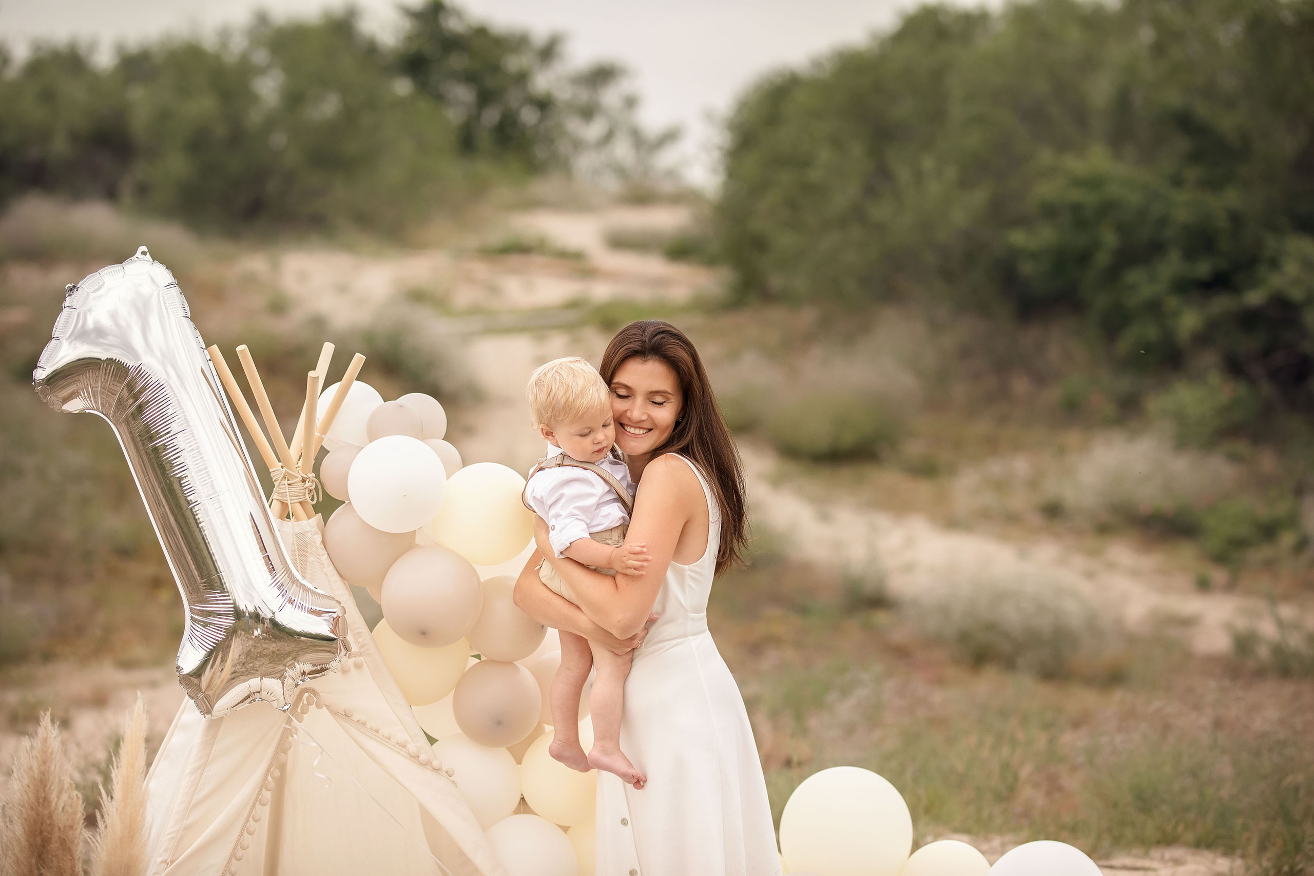 Gimtadienis gamtoje. Šeimos ir vaikų fotografė Klaipėdoje Kira Krasnaja