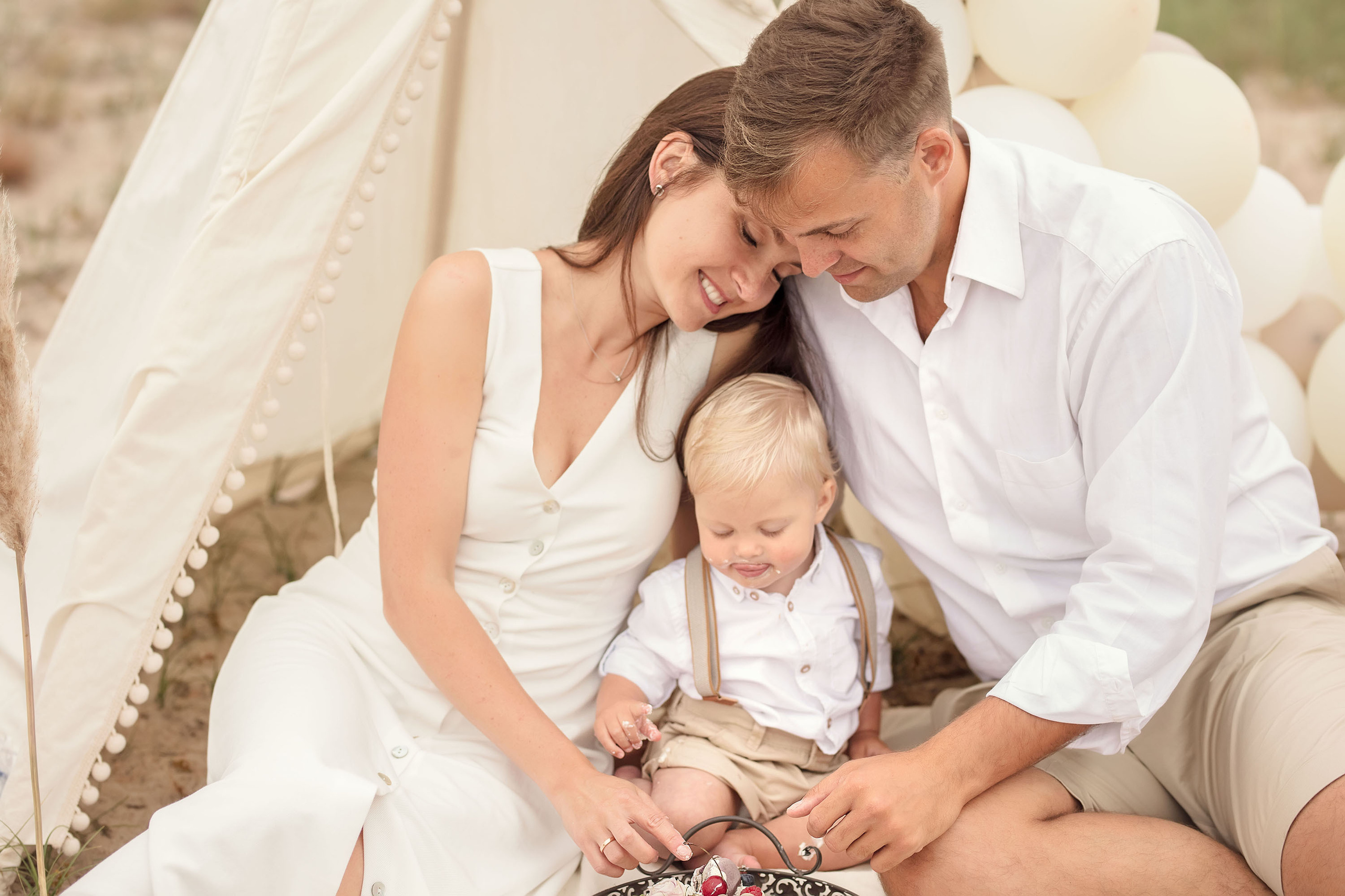 Gimtadienis gamtoje. Šeimos ir vaikų fotografė Klaipėdoje Kira Krasnaja