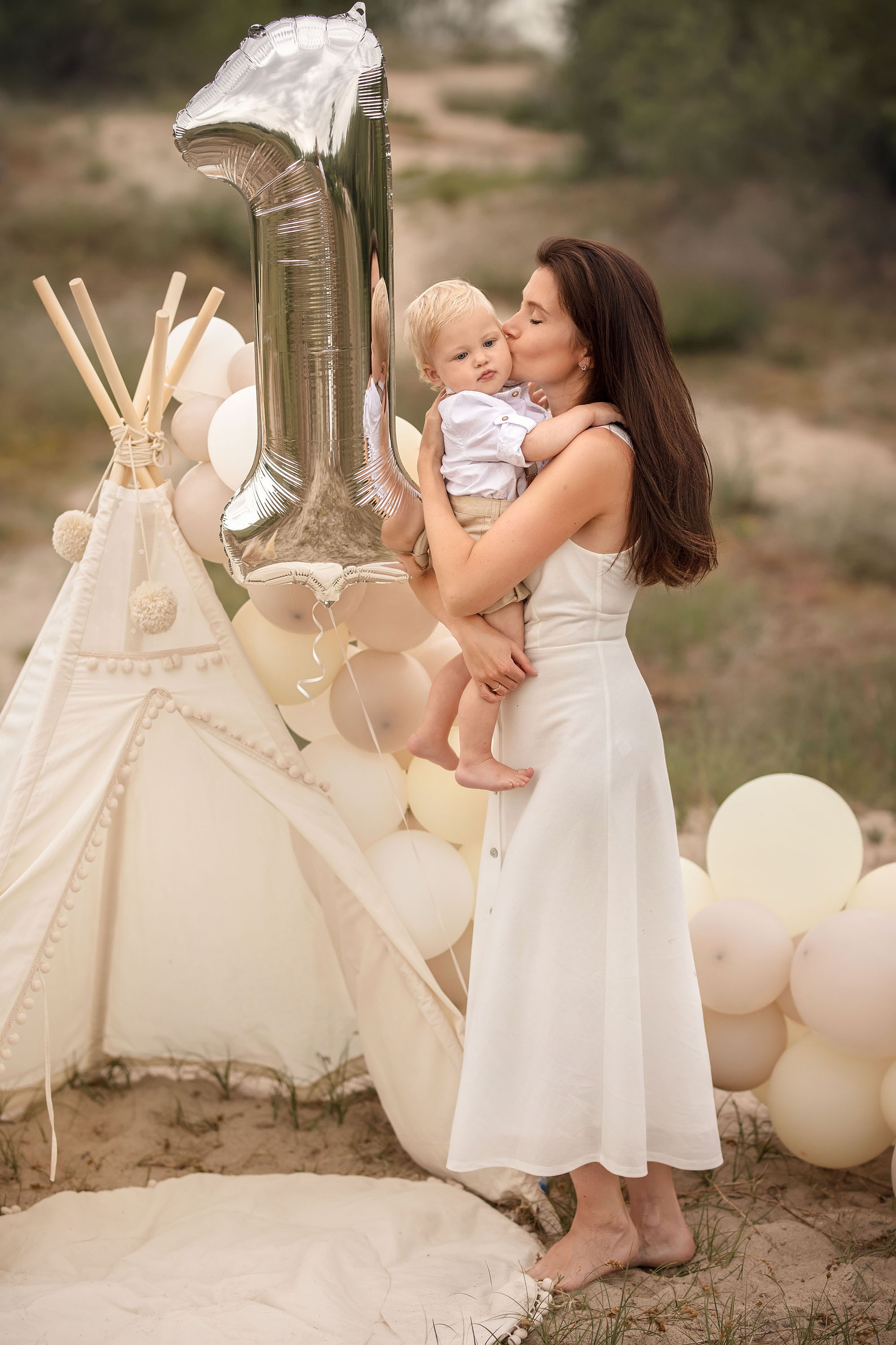 Gimtadienis gamtoje. Šeimos ir vaikų fotografė Klaipėdoje Kira Krasnaja