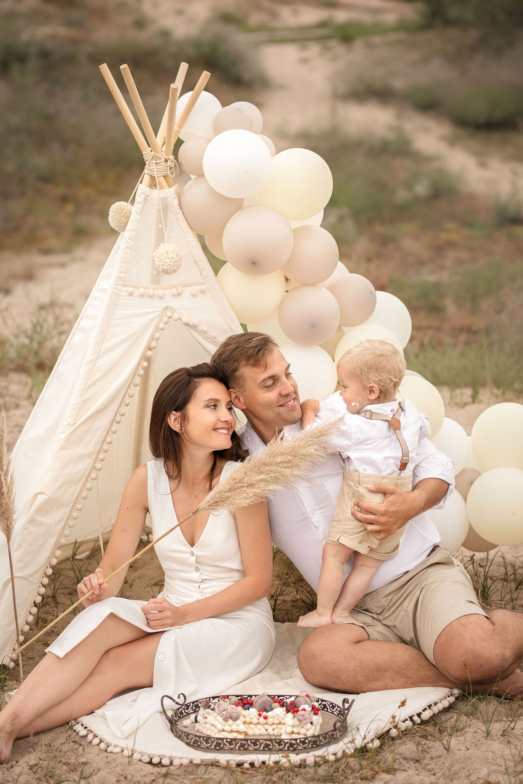 Gimtadienis gamtoje. Šeimos ir vaikų fotografė Klaipėdoje Kira Krasnaja