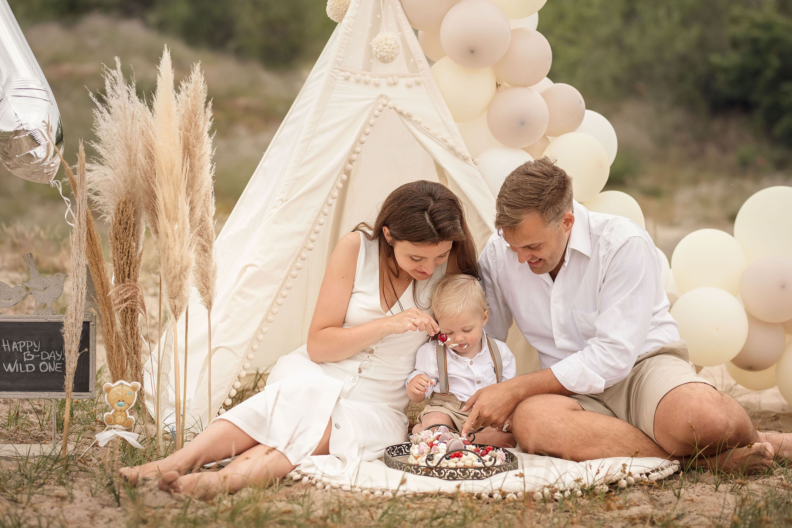 Gimtadienis gamtoje. Šeimos ir vaikų fotografė Klaipėdoje Kira Krasnaja