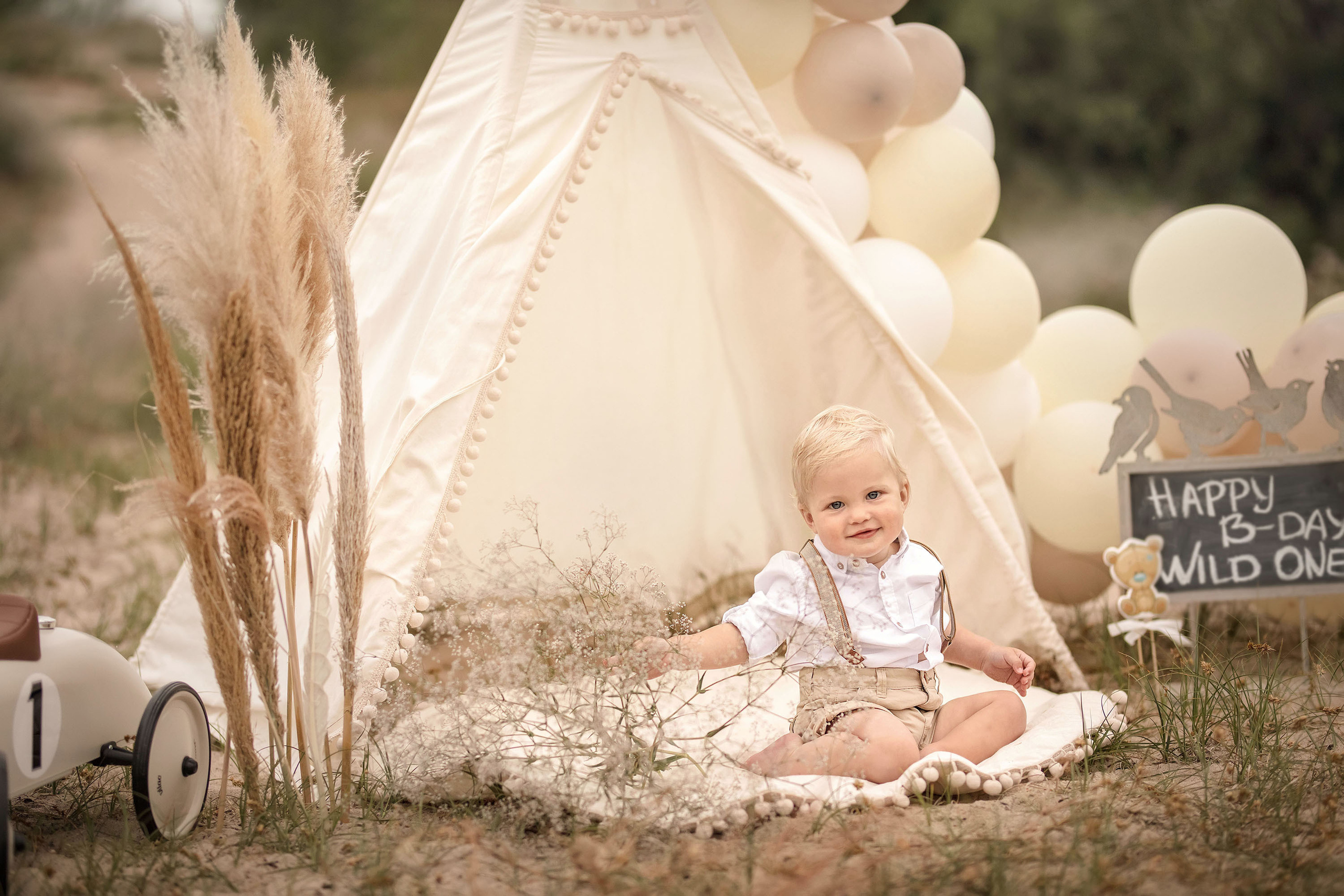 Gimtadienis gamtoje. Šeimos ir vaikų fotografė Klaipėdoje Kira Krasnaja