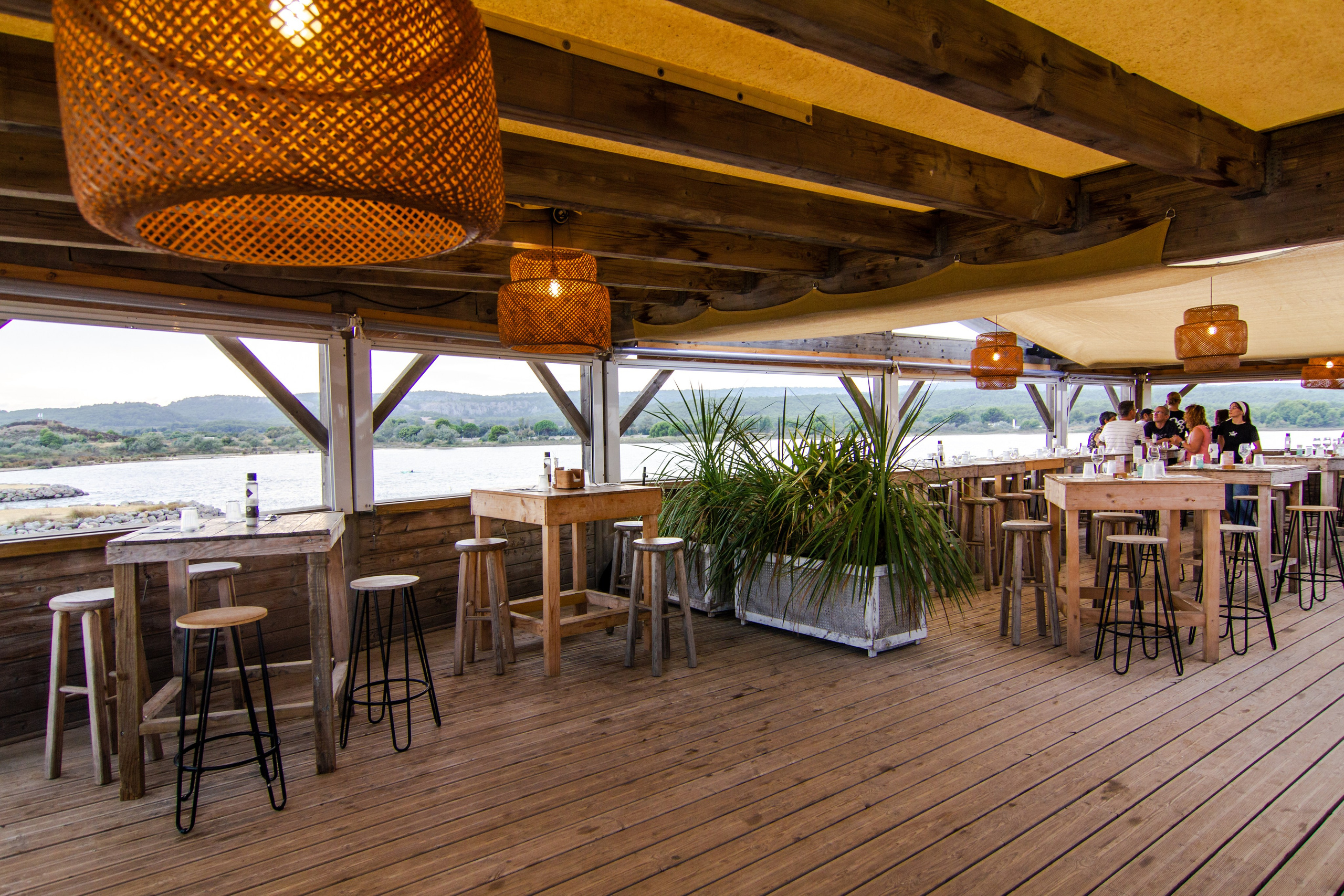 Sylvie & Lilian | Au bord de la mer. Photographe professionnelle à Poitiers, Tours et Châtellerault | Studio photo entre Poitiers et Tours – portraits, familles, entreprises, ma