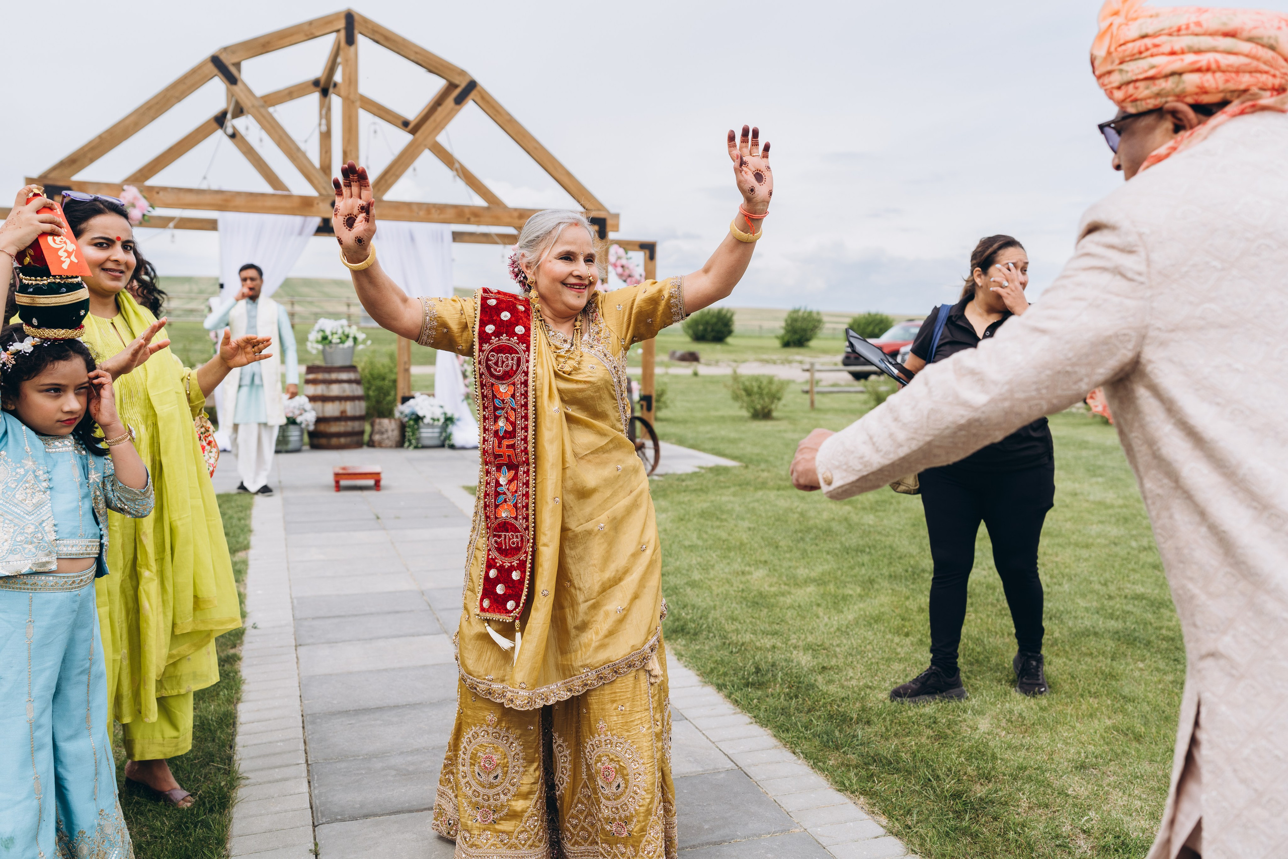 Jackie & Bindi. Calgary Wedding & Lifestyle Photographer — Yevhen Polishchuk
