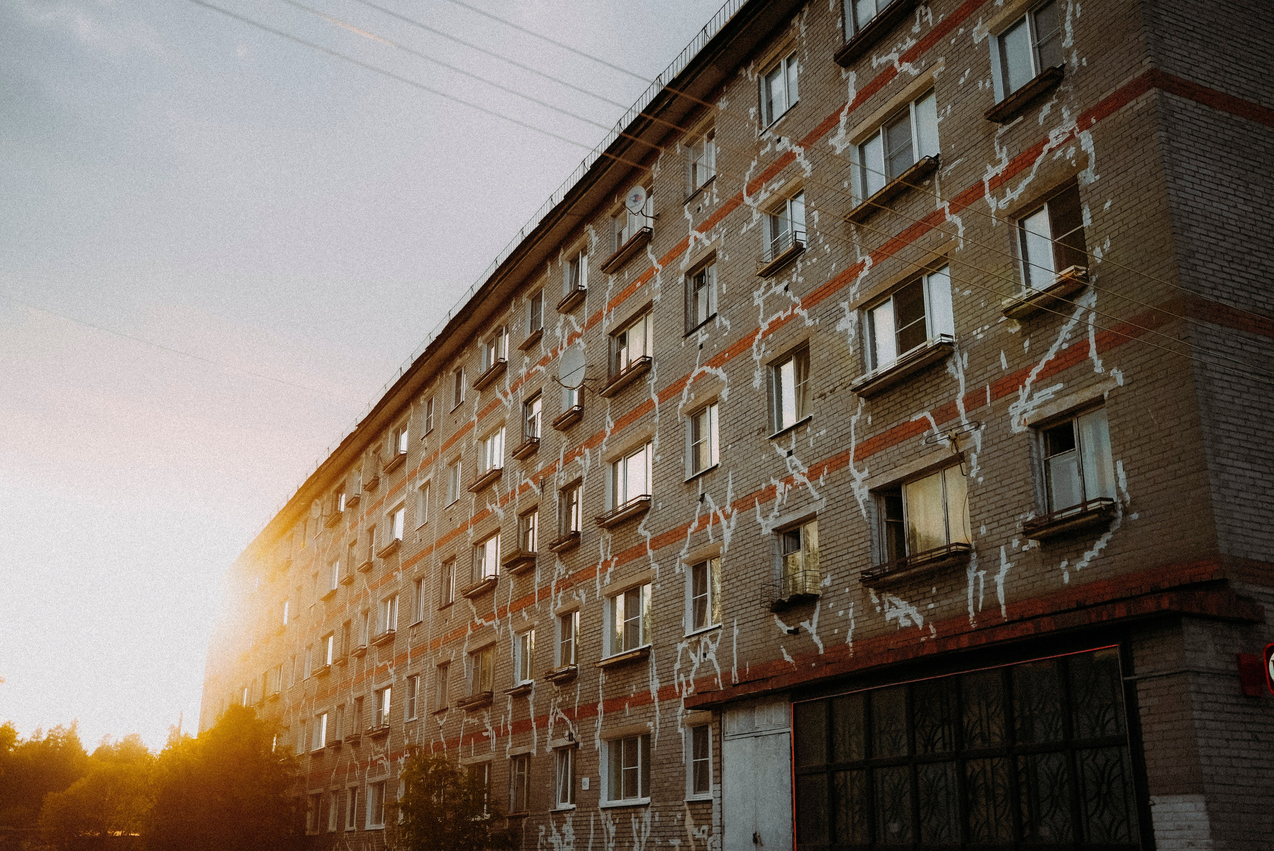 2025. Стрит-фотография, полная абсурда, идиотизма и красоты